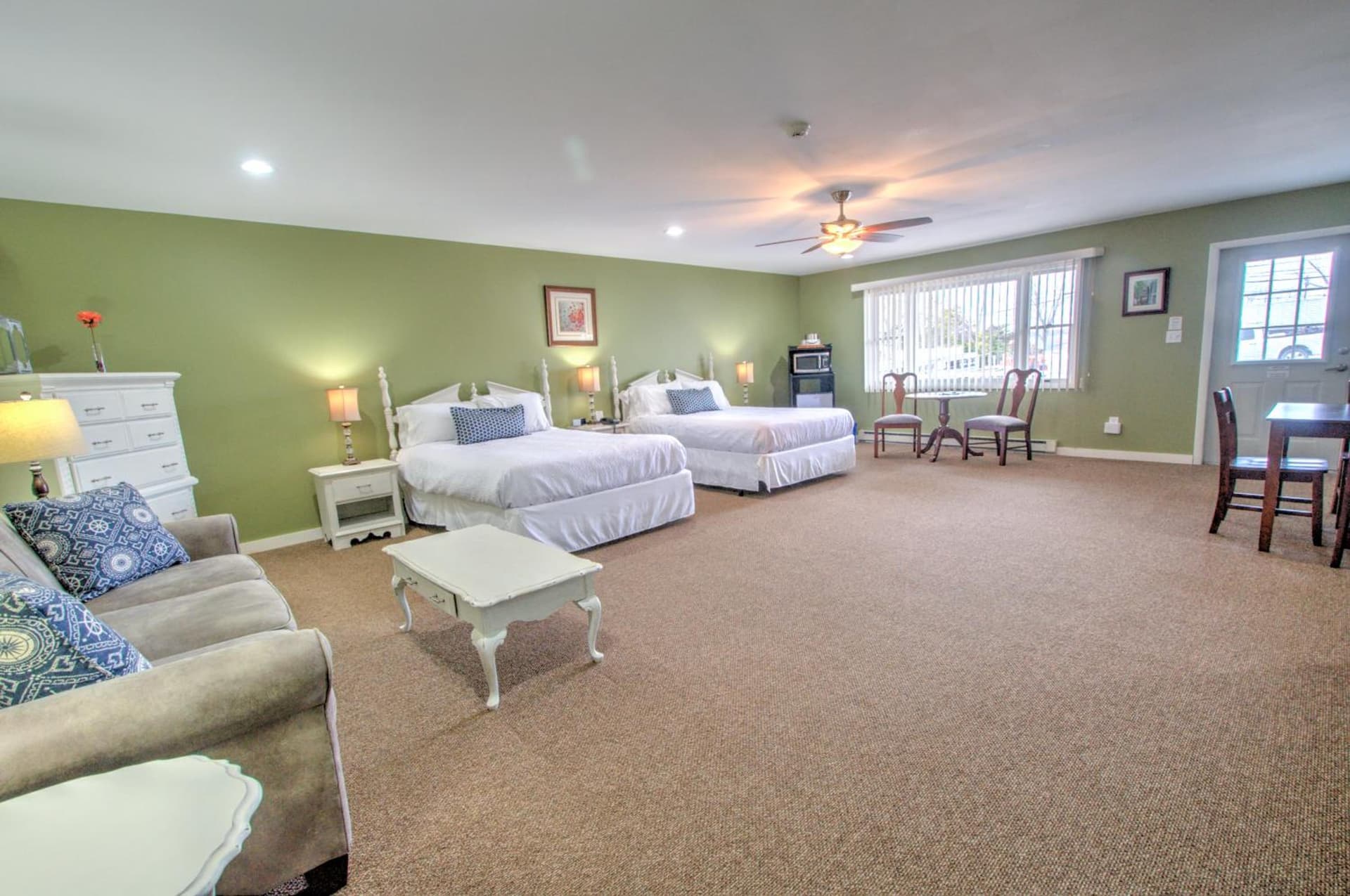 East Shore Lodging gallery photo in Hawley, PA — image 44