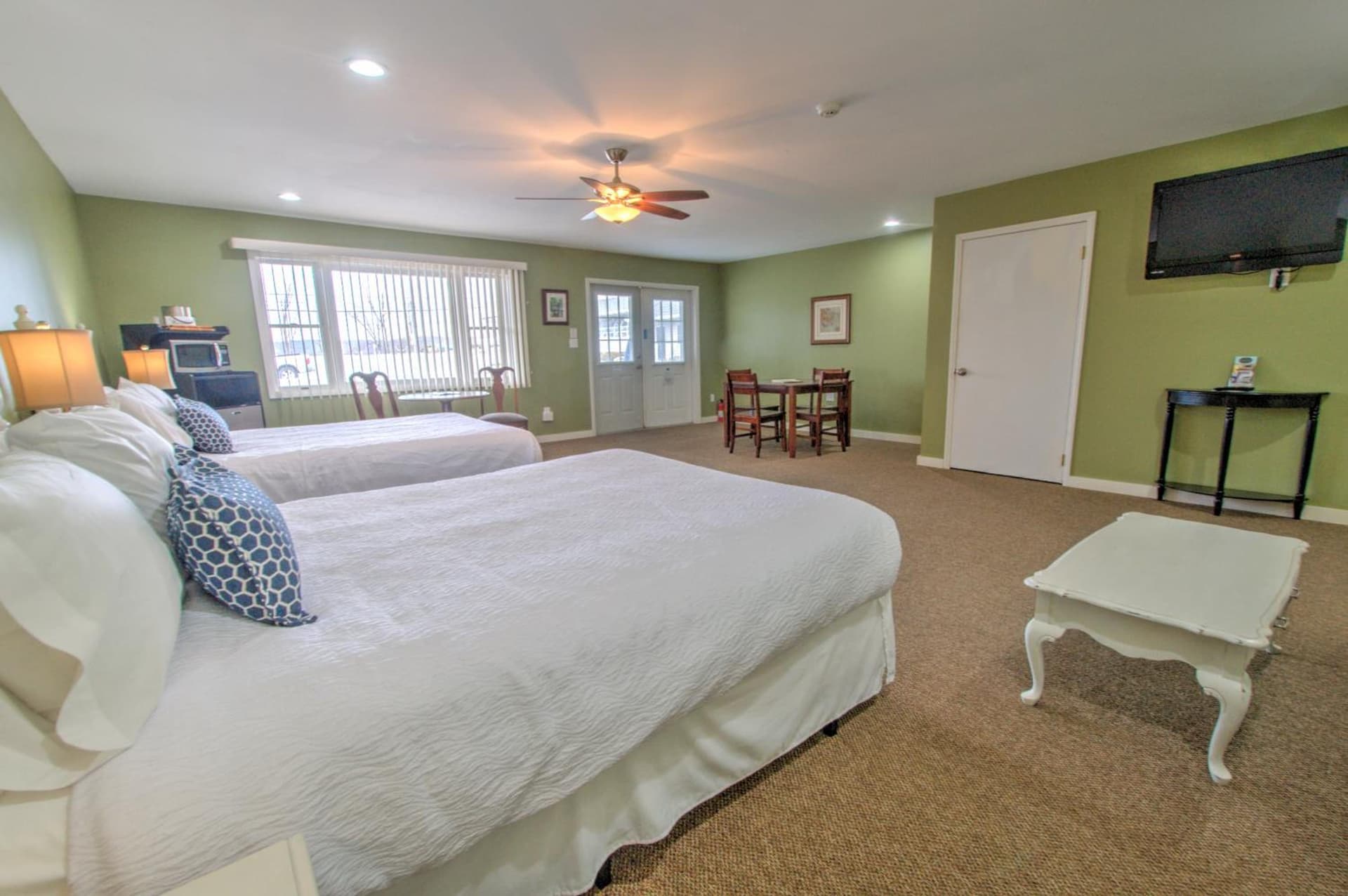 East Shore Lodging gallery photo in Hawley, PA — image 59