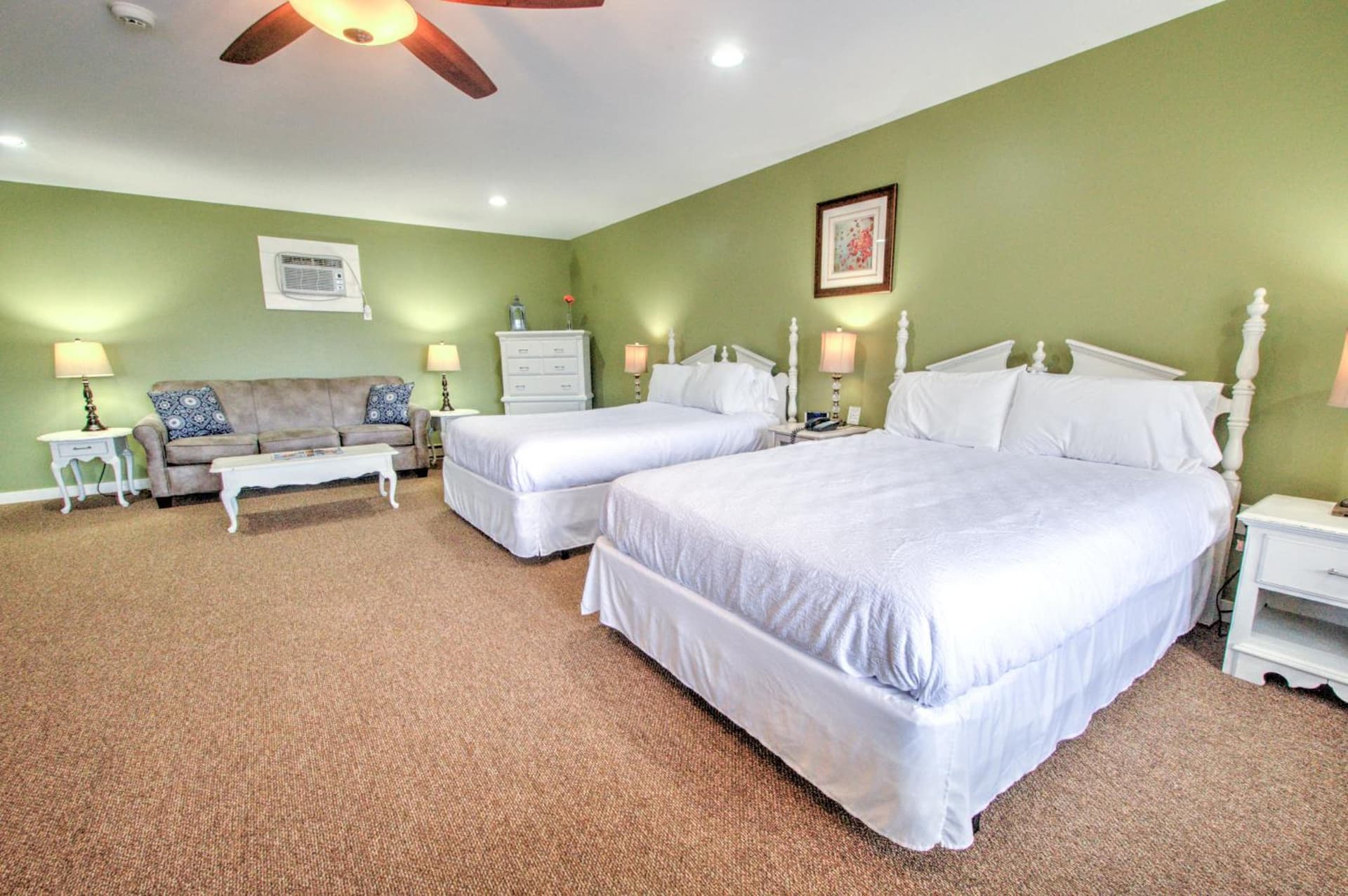 East Shore Lodging property views in Hawley, PA — gallery photo 3
