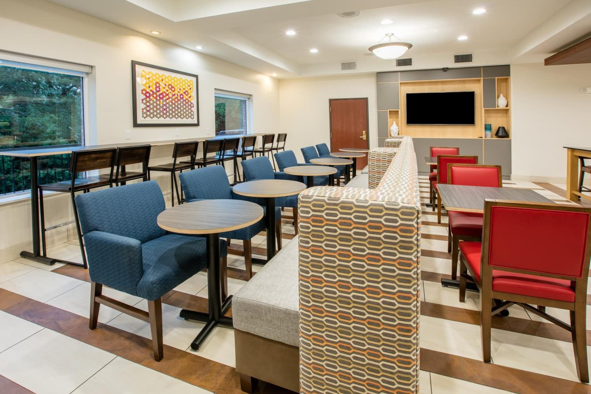 Holiday Inn Express Hotel & Suites Dallas - Grand Prairie I-20 by IHG gallery photo in Grand Prairie, TX — image 41