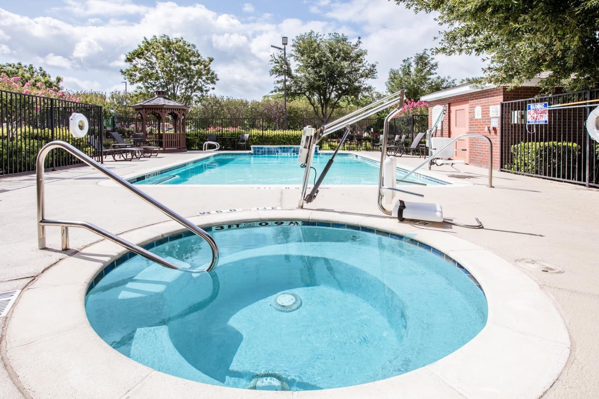 Holiday Inn Express Hotel & Suites Dallas - Grand Prairie I-20 by IHG gallery photo in Grand Prairie, TX — image 12