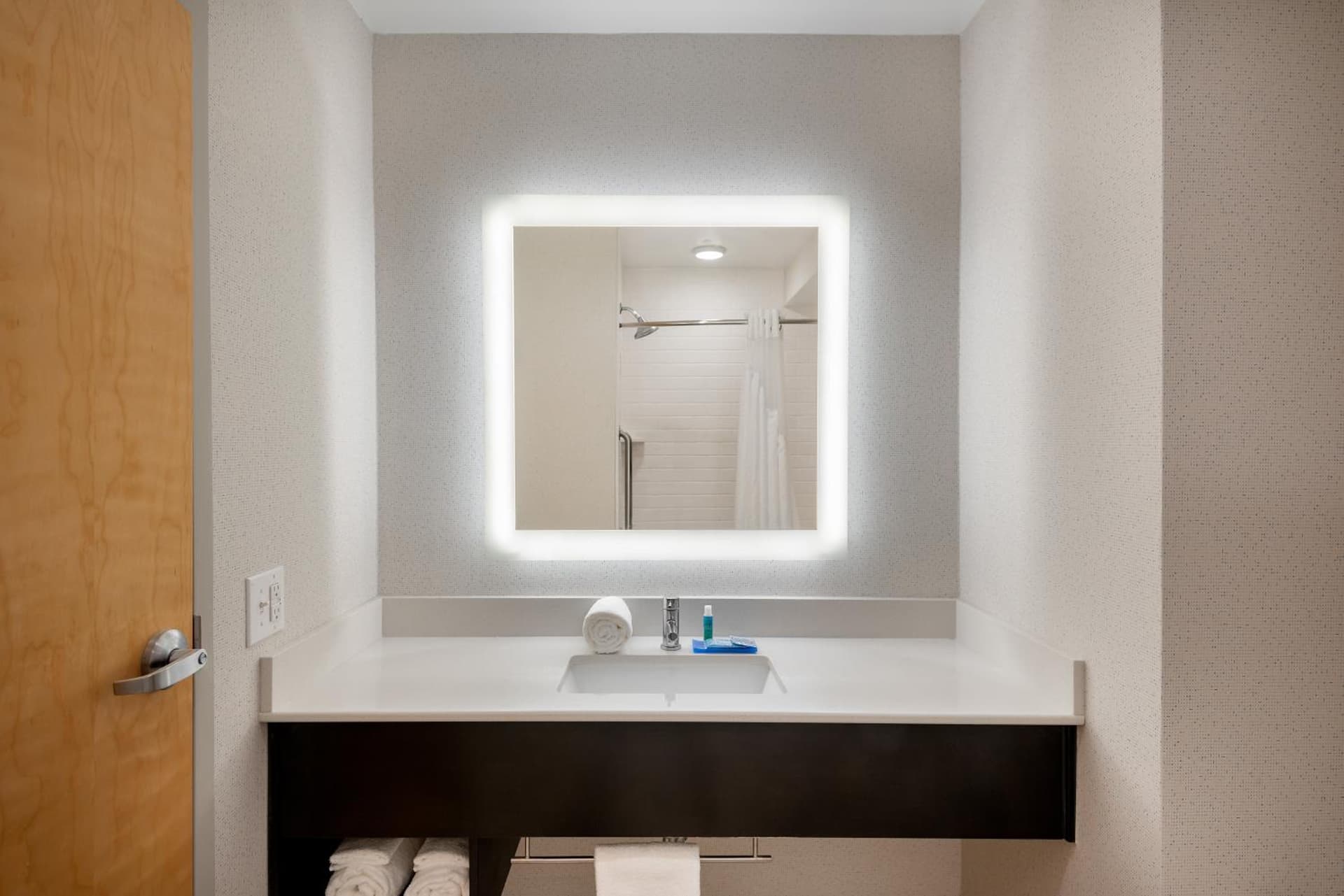 Holiday Inn Express Daphne-Spanish Fort by IHG gallery photo in Spanish Fort, AL — image 42