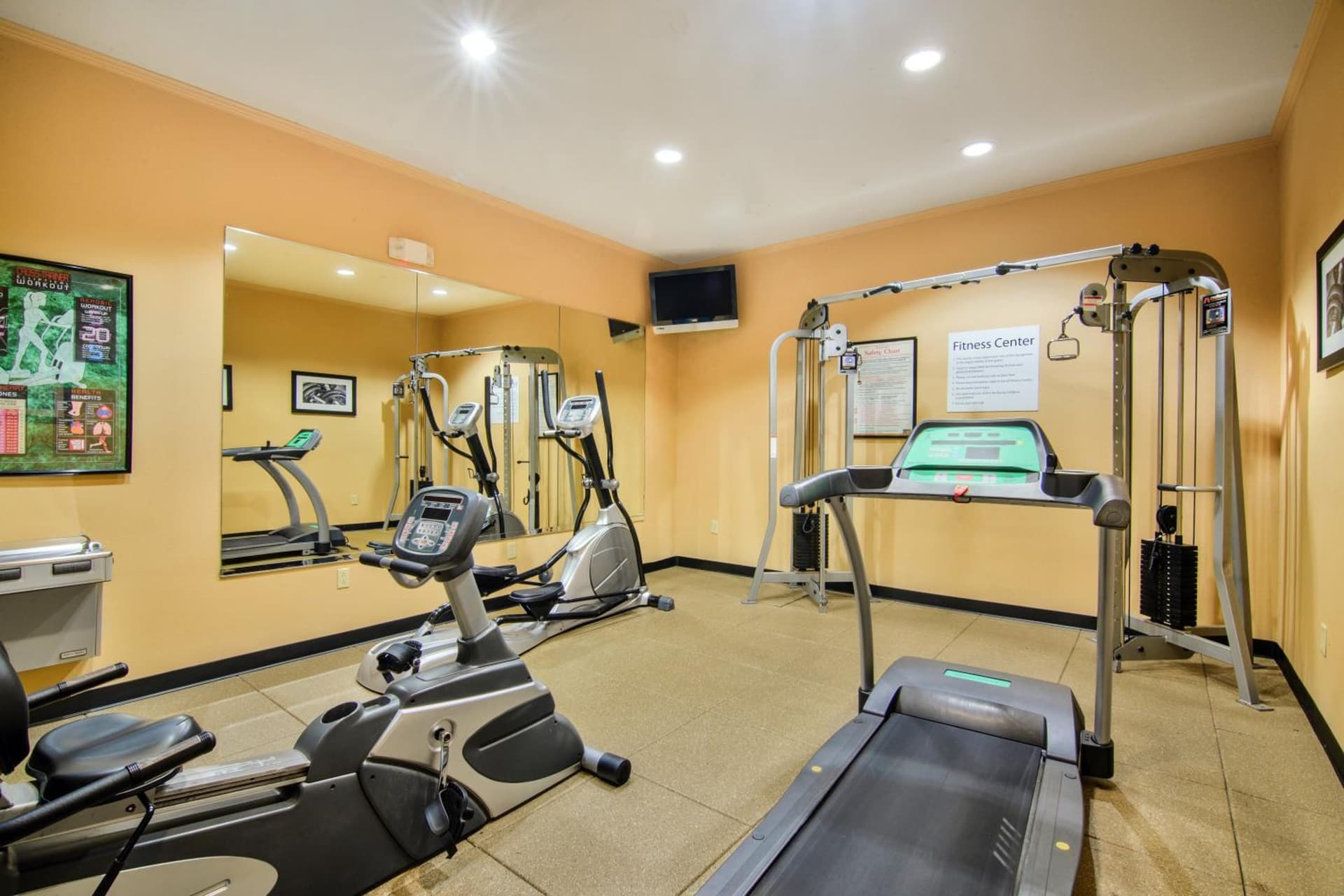 Country Inn & Suites by Radisson, Terrell gallery photo in Terrell, TX — image 12