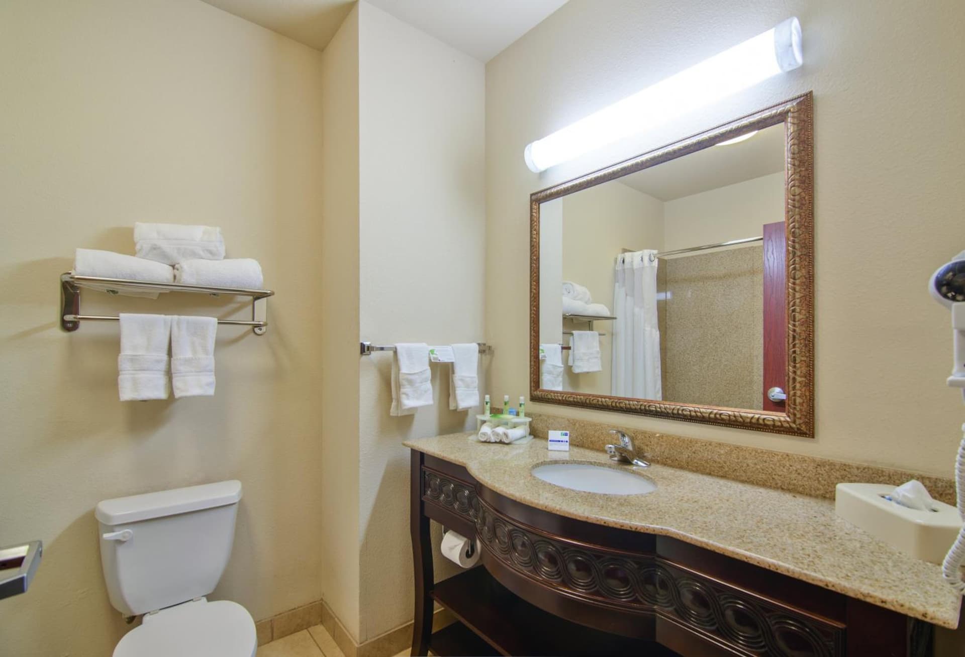Country Inn & Suites by Radisson, Terrell gallery photo in Terrell, TX — image 15
