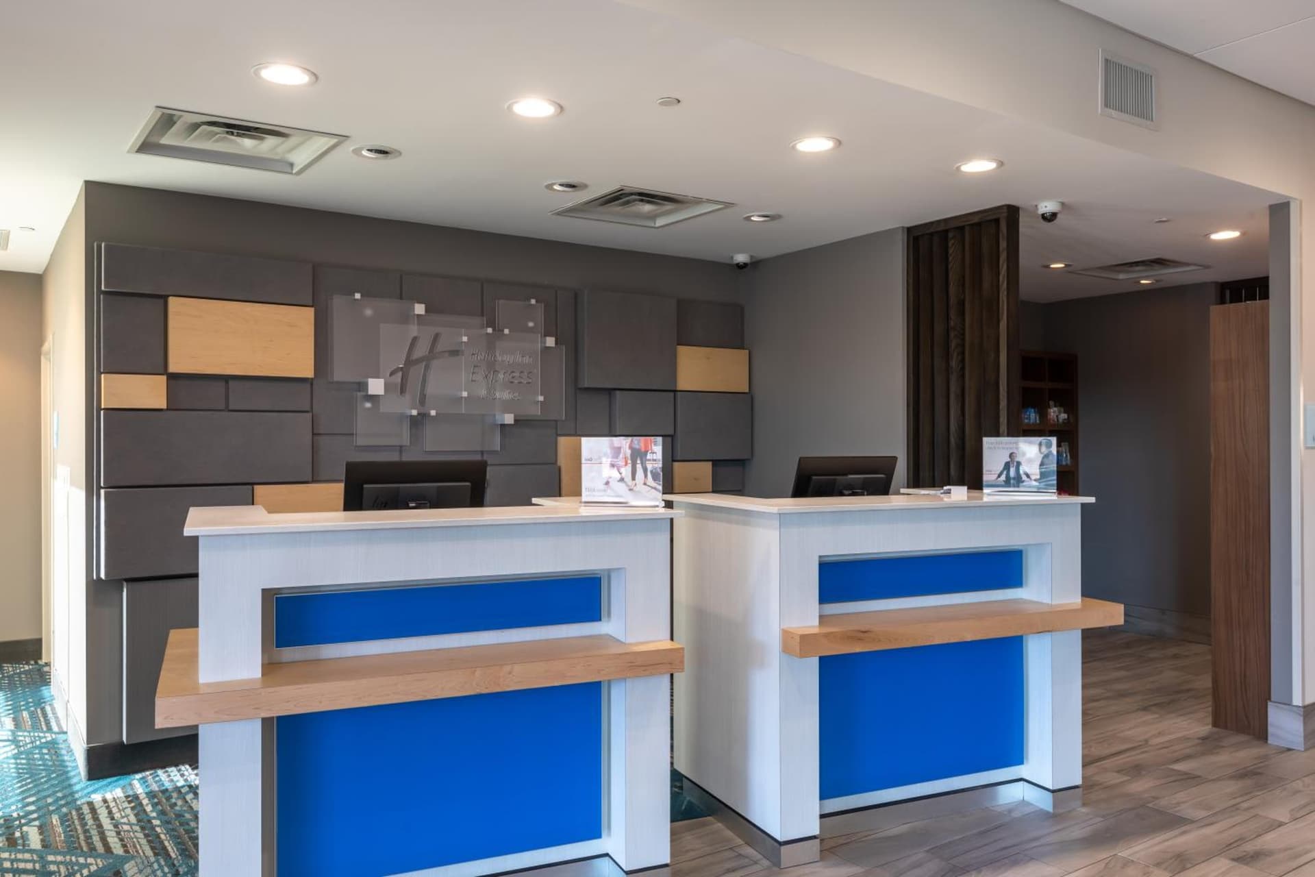 Holiday Inn Express & Suites Gainesville - Lake Lanier Area by IHG interior in Gainesville, GA — gallery photo 2