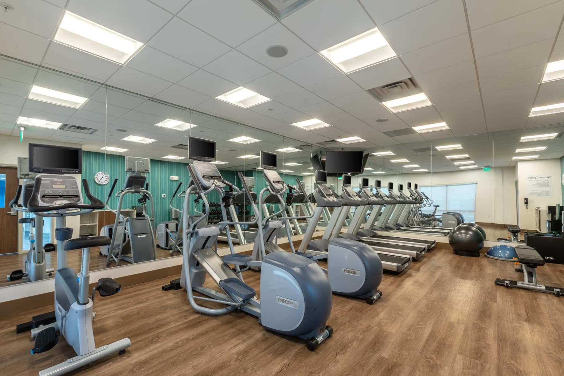 Holiday Inn Express & Suites Gainesville - Lake Lanier Area by IHG gallery photo in Gainesville, GA — image 43