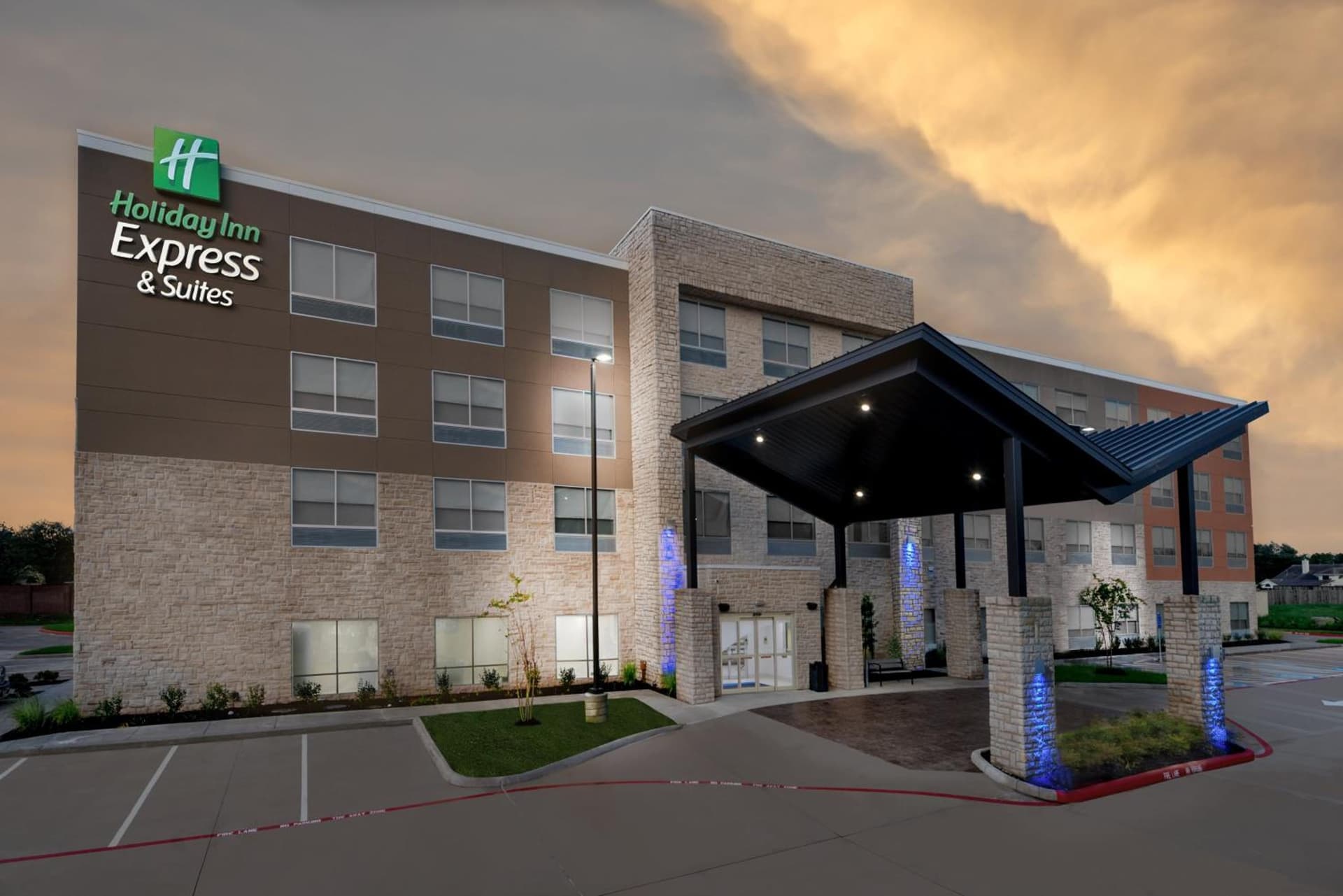 Holiday Inn Express & Suites- Sugar Land SE - Missouri City by IHG interior in Missouri City, TX — gallery photo 2