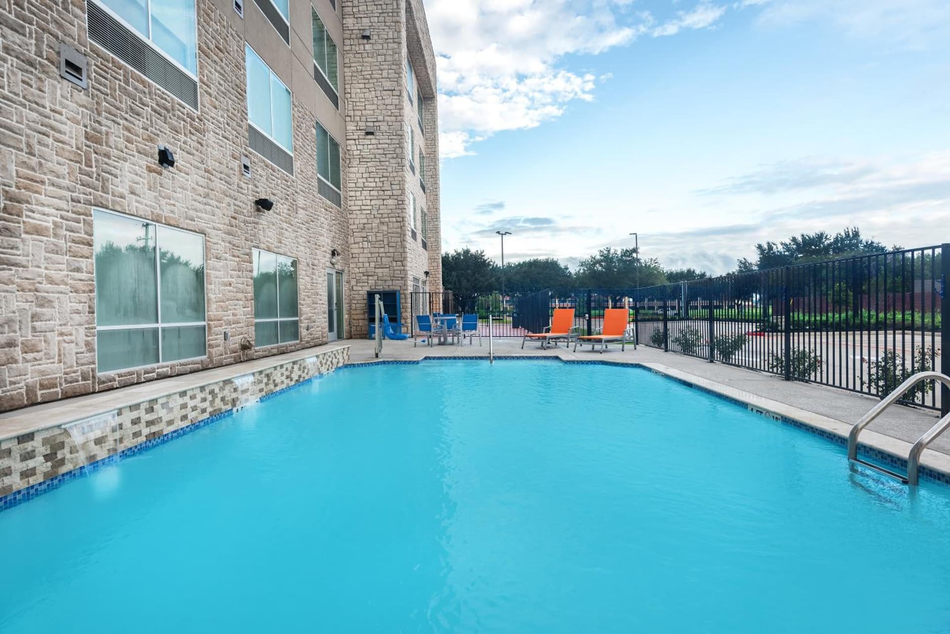 Holiday Inn Express & Suites- Sugar Land SE - Missouri City by IHG gallery photo in Missouri City, TX — image 18