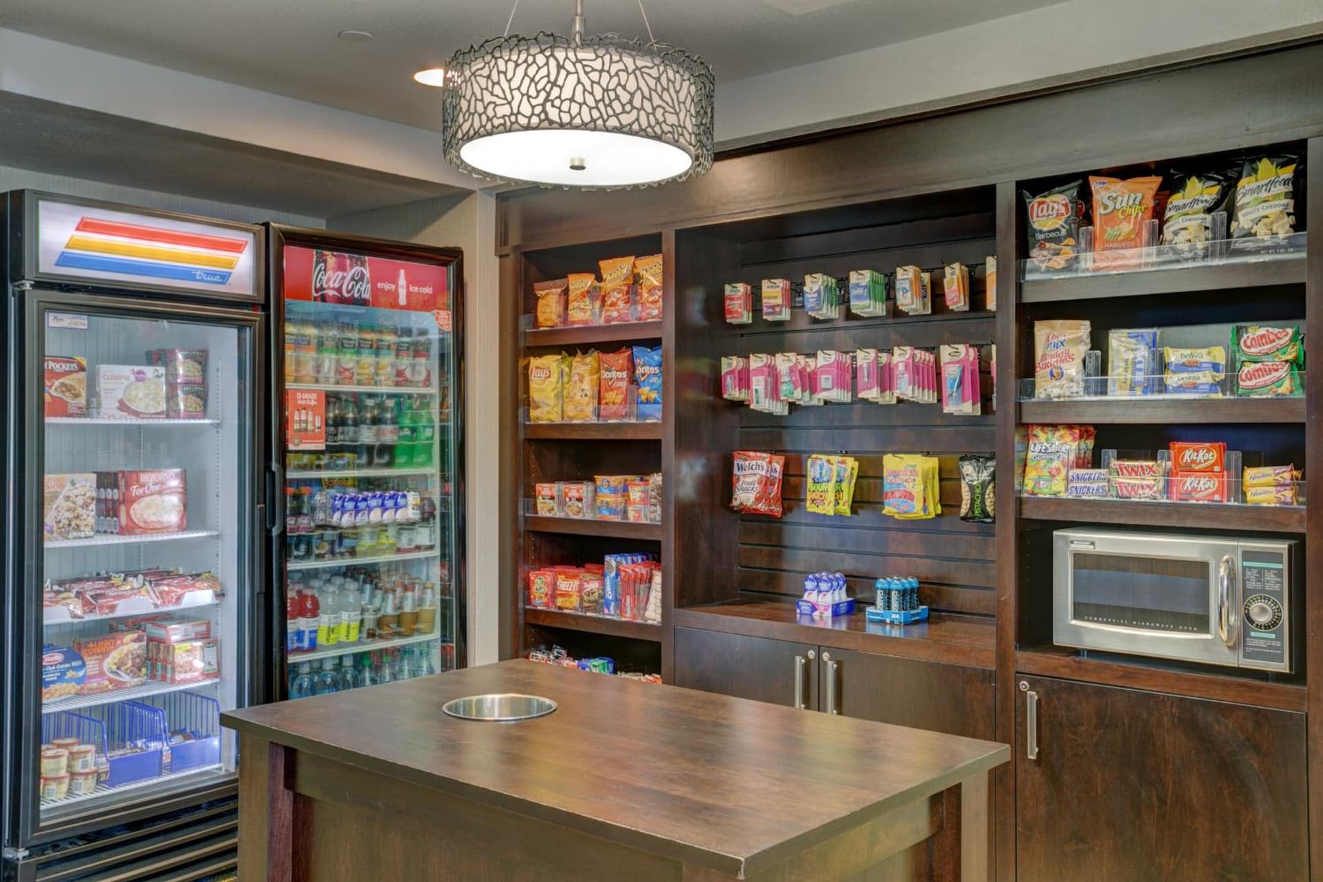Holiday Inn Milwaukee Airport by IHG interior in Milwaukee, WI — gallery photo 2