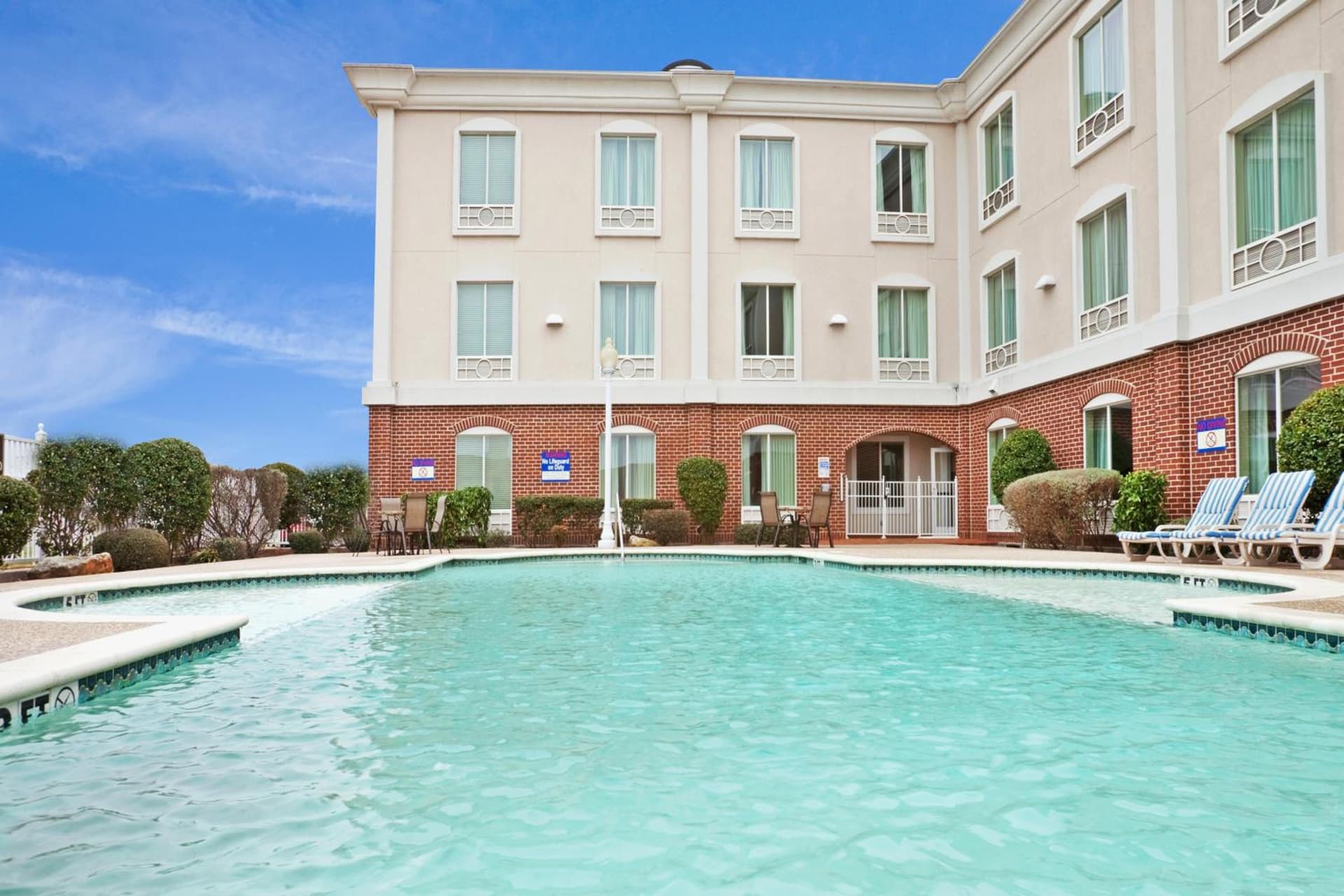 Holiday Inn Express & Suites Waxahachie by IHG gallery photo in Waxahachie, TX — image 12