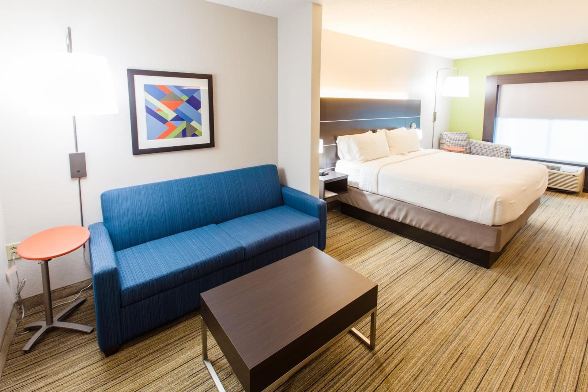 Holiday Inn Express Hotel & Suites Harriman by IHG interior in Harriman, TN — gallery photo 2