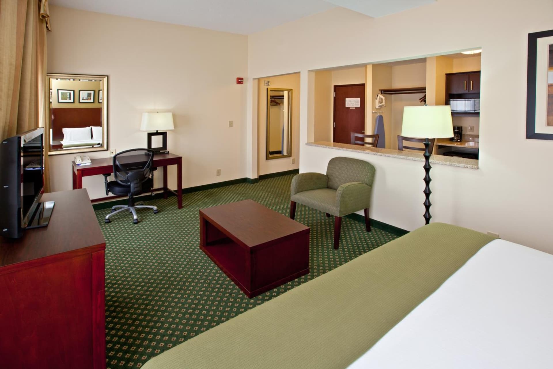 Holiday Inn Express & Suites Indianapolis - East by IHG gallery photo in Indianapolis, IN — image 12