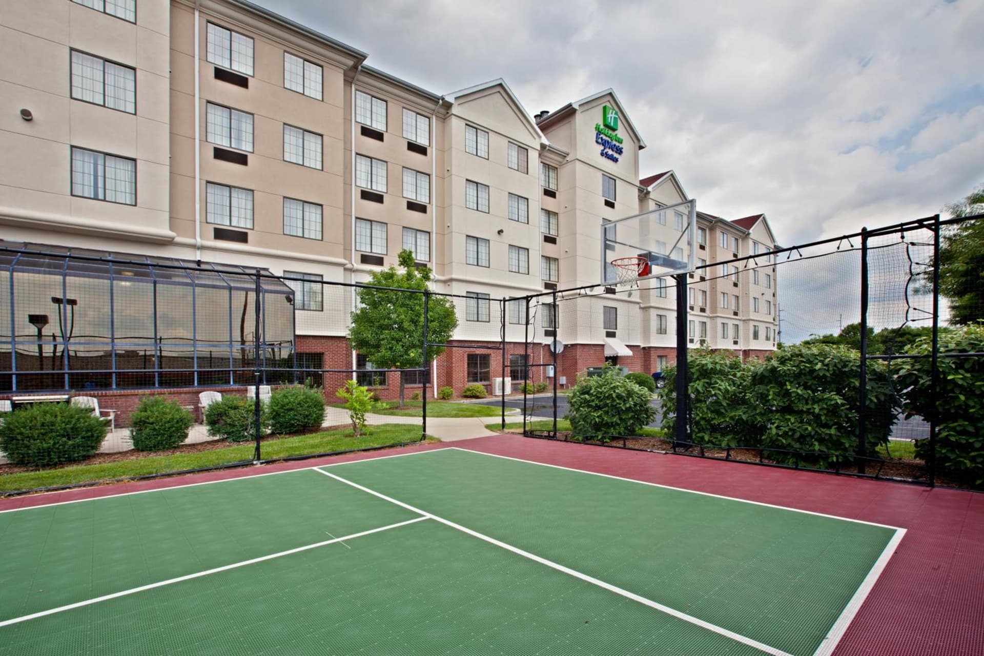 Holiday Inn Express & Suites Indianapolis - East by IHG gallery photo in Indianapolis, IN — image 28