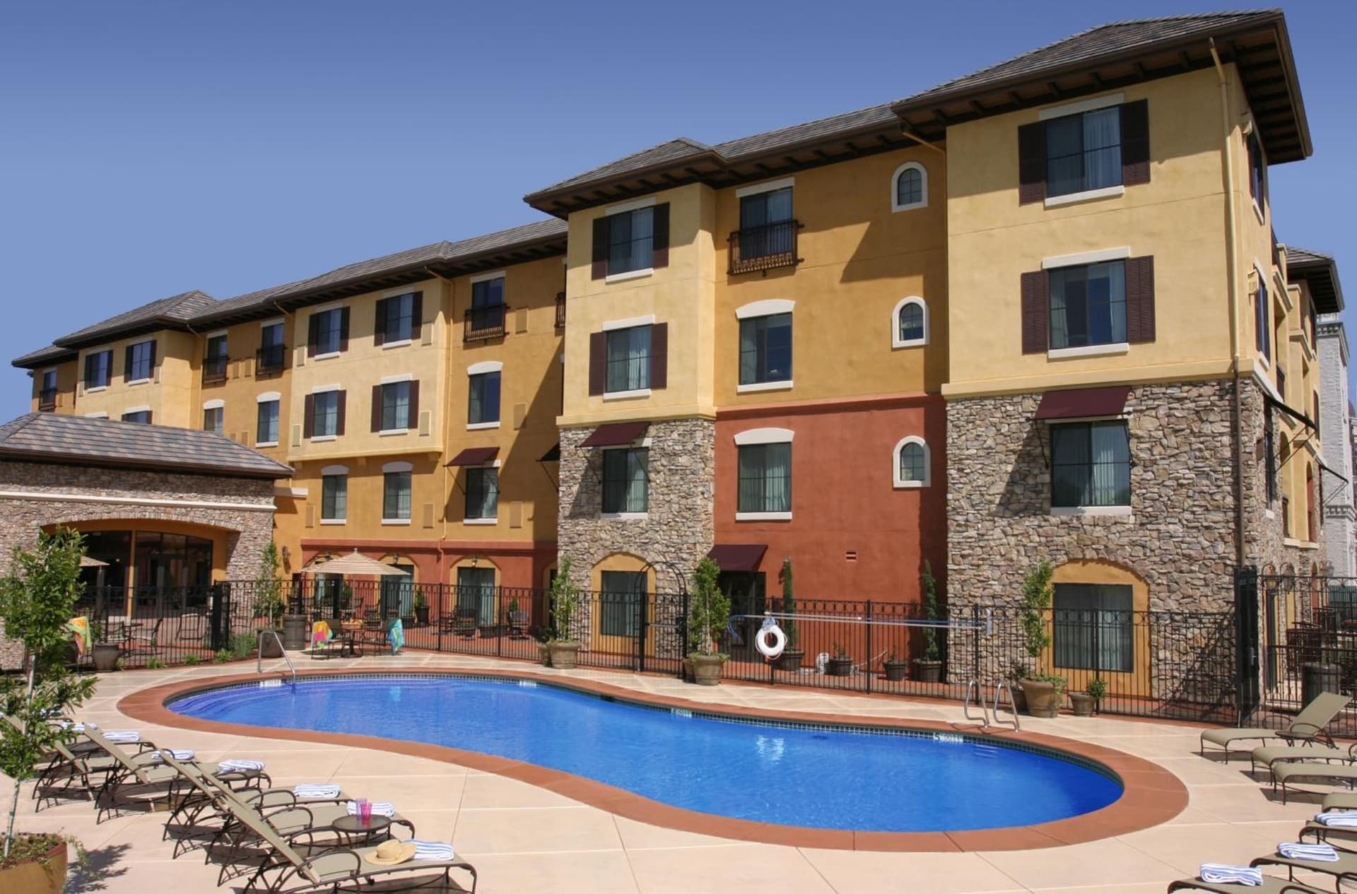 Holiday Inn Express Hotel & Suites El Dorado Hills by IHG interior in El Dorado Hills, CA — gallery photo 2