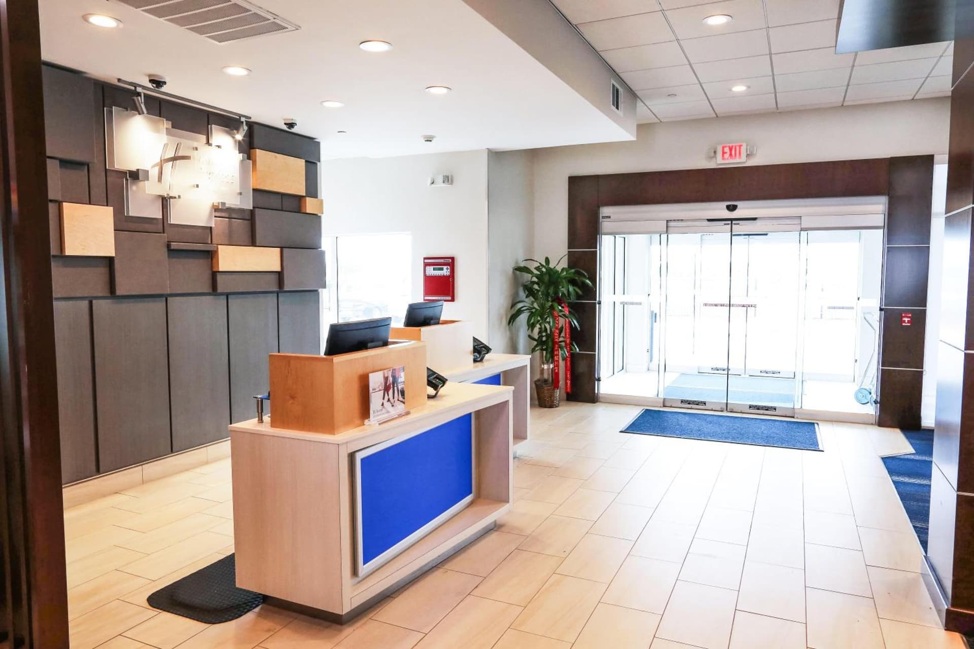 Holiday Inn Express & Suites - Houston IAH - Beltway 8 by IHG gallery photo in Houston, TX — image 22