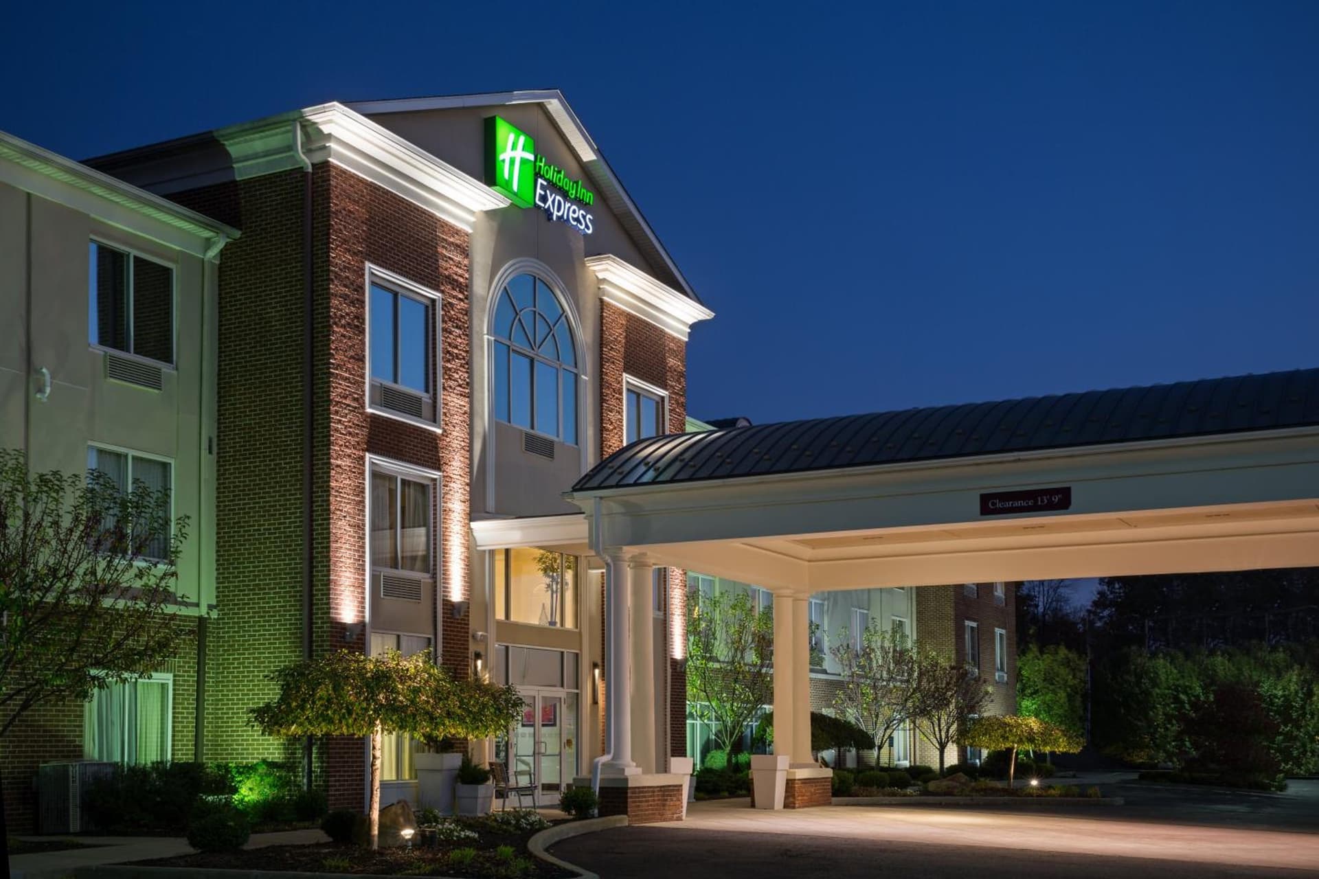 Holiday Inn Express Hotel & Suites Youngstown North-Warren/Niles by IHG featured exterior or lobby in Warren, OH — similar hotel