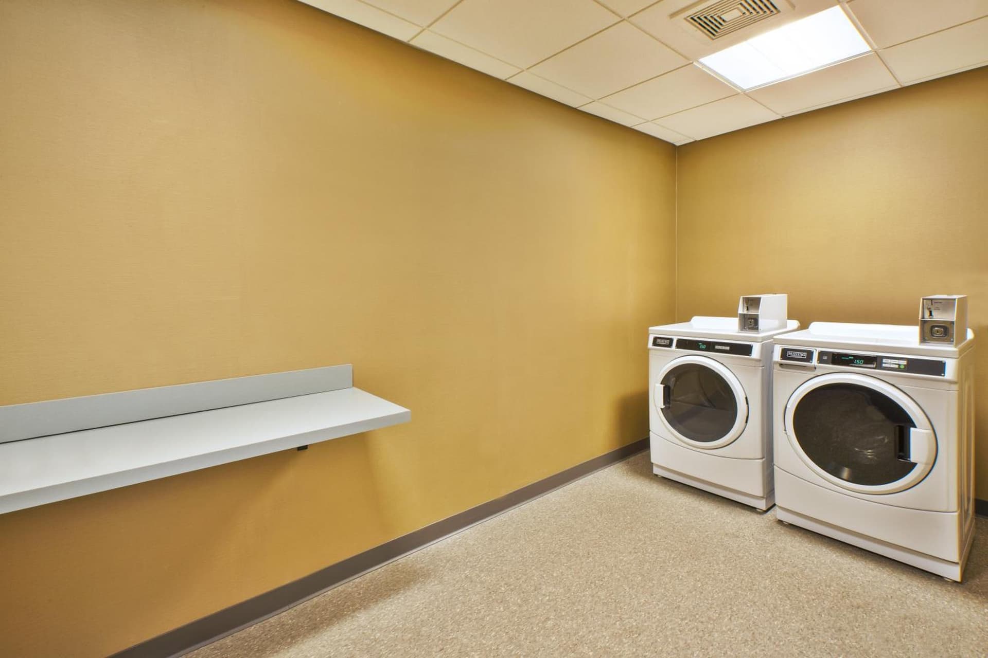 Holiday Inn Express & Suites New Castle by IHG gallery photo in New Castle, PA — image 17