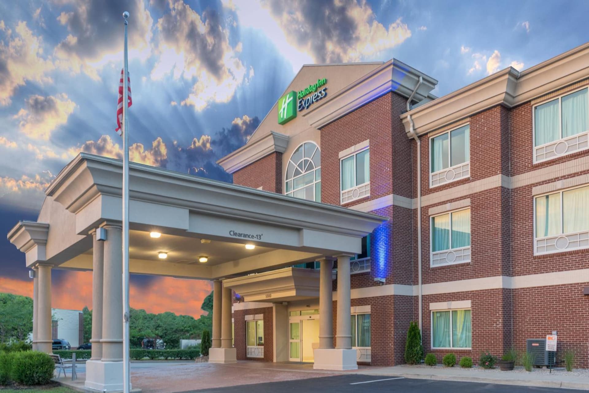 Holiday Inn Express Hotel & Suites Frankfort by IHG — hotel in Frankfort, Kentucky