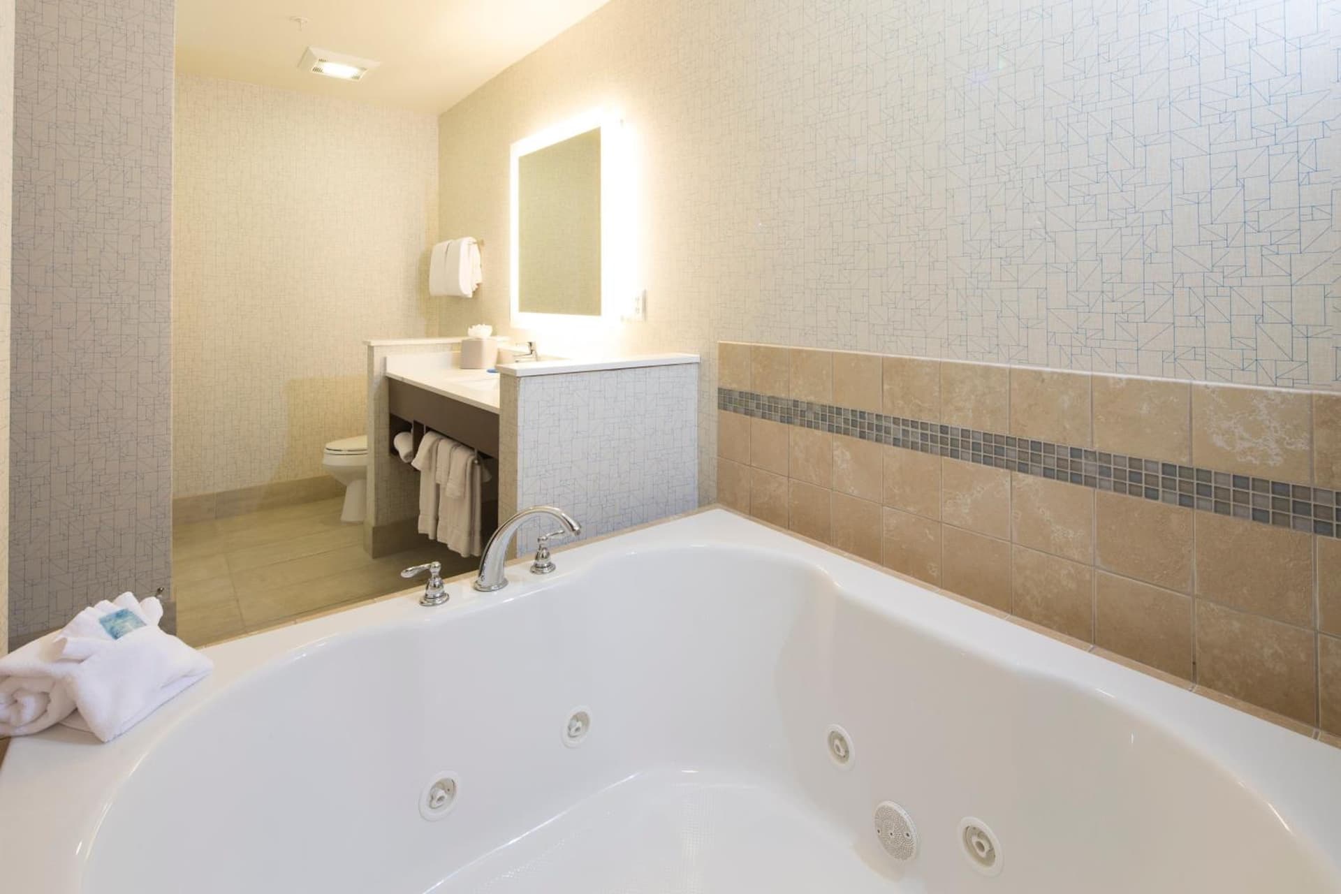 Holiday Inn Express & Suites La Porte by IHG gallery photo in LaPorte, IN — image 11