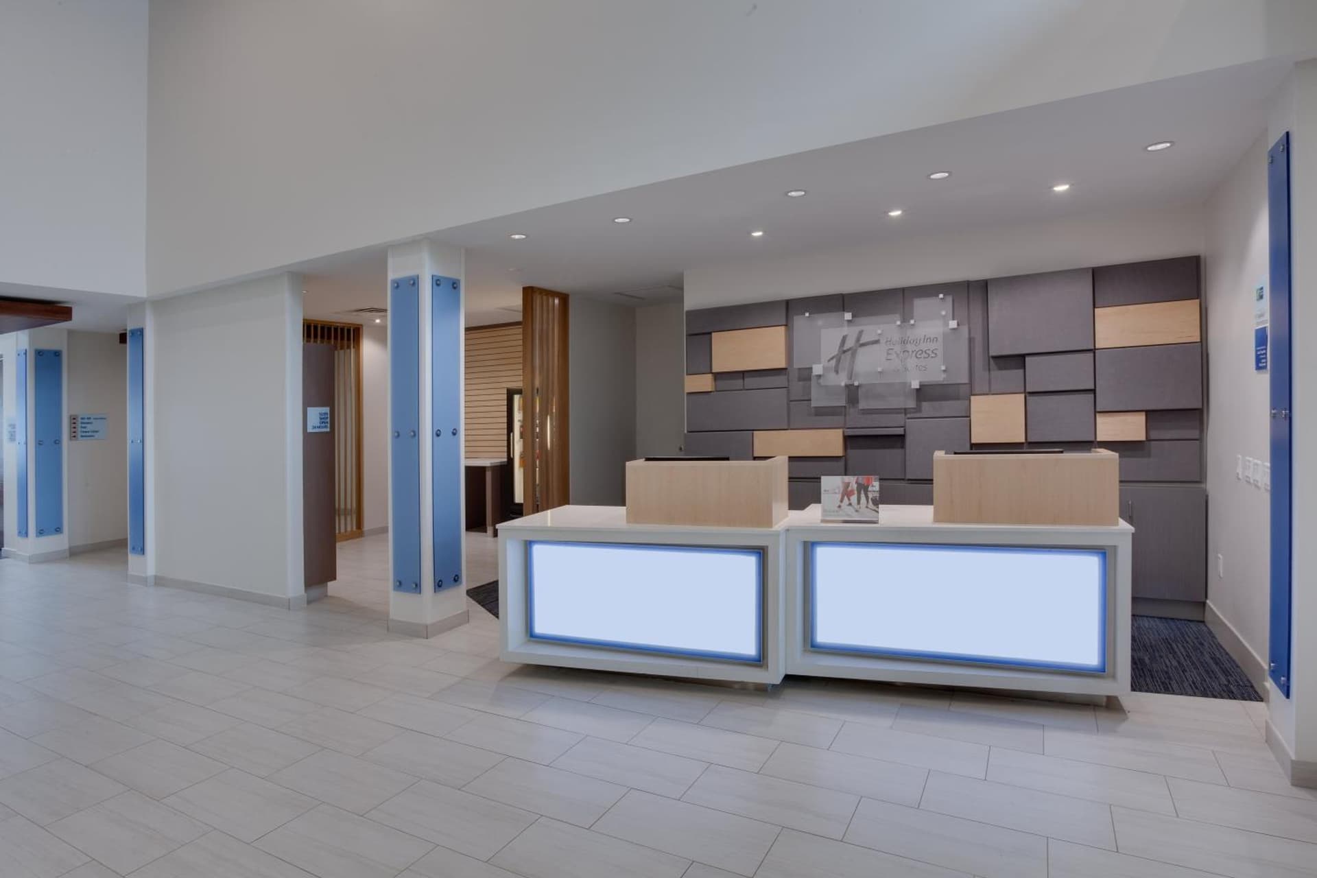 Holiday Inn Express Hotel & Suites Fort Lauderdale Airport/Cruise Port by IHG gallery photo in Fort Lauderdale, FL — image 29