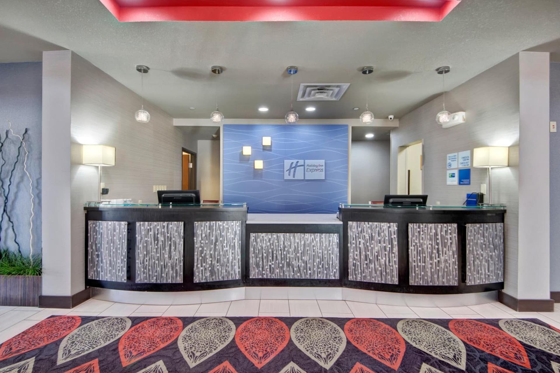Holiday Inn Express and Suites Oklahoma City North by IHG interior in Oklahoma City, OK — gallery photo 2