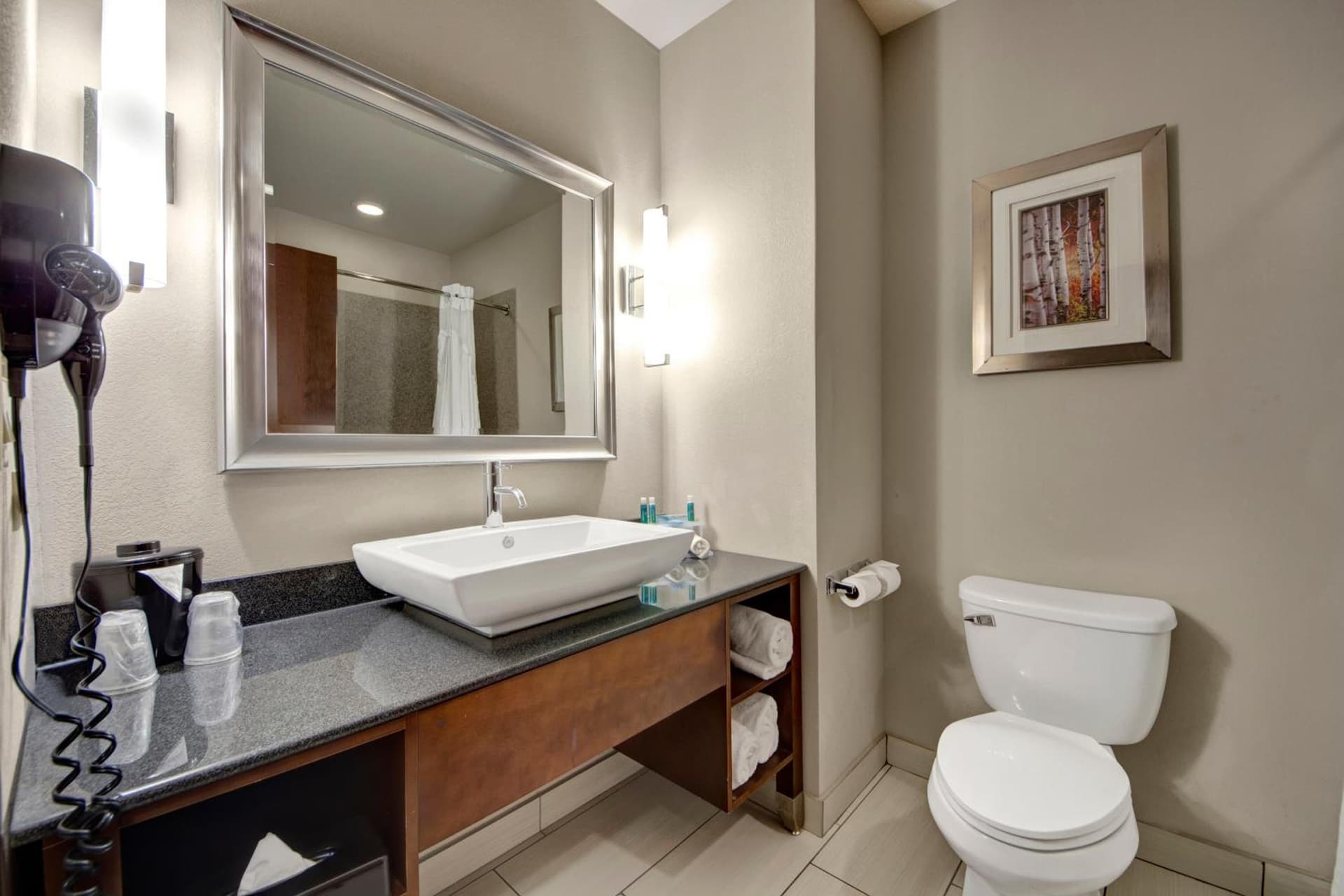 Holiday Inn Express and Suites Oklahoma City North by IHG gallery photo in Oklahoma City, OK — image 9