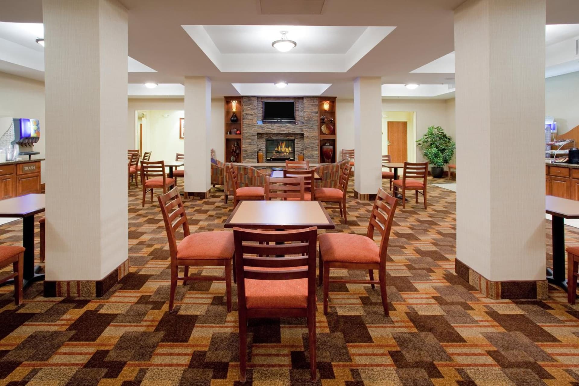 Holiday Inn Express Hotel & Suites Loveland by IHG interior in Loveland, CO — gallery photo 2
