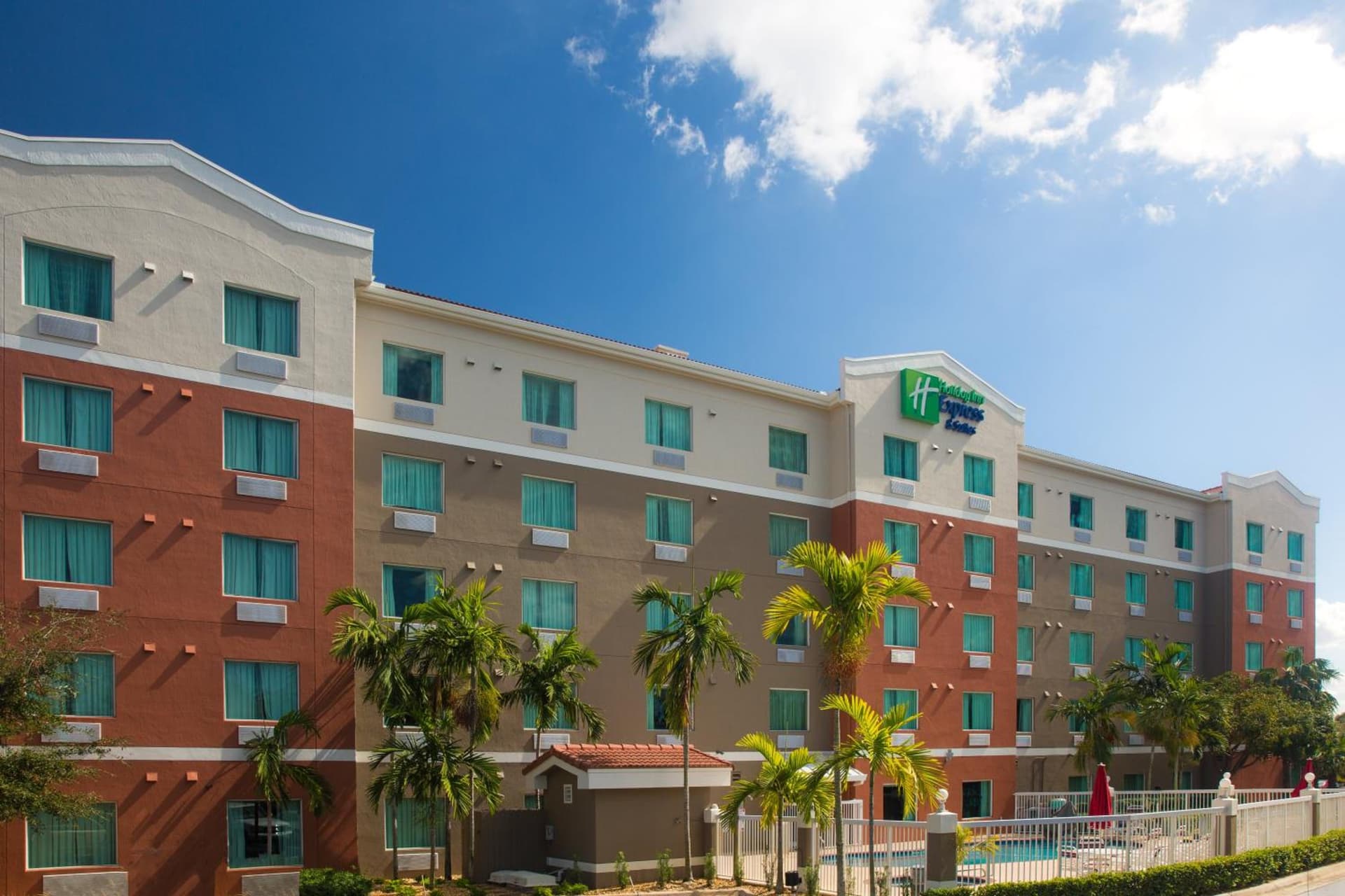 Holiday Inn Express & Suites Pembroke Pines-Sheridan St by IHG gallery photo in Pembroke Pines, FL — image 10
