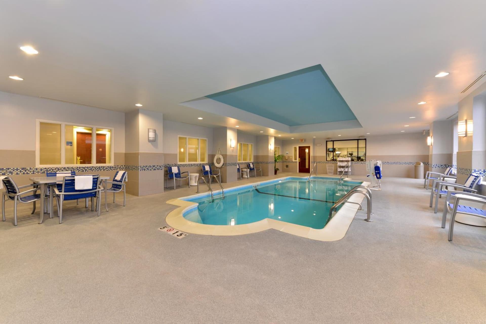 Holiday Inn Express & Suites Indianapolis Dtn-Conv Ctr Area by IHG gallery photo in Indianapolis, IN — image 17