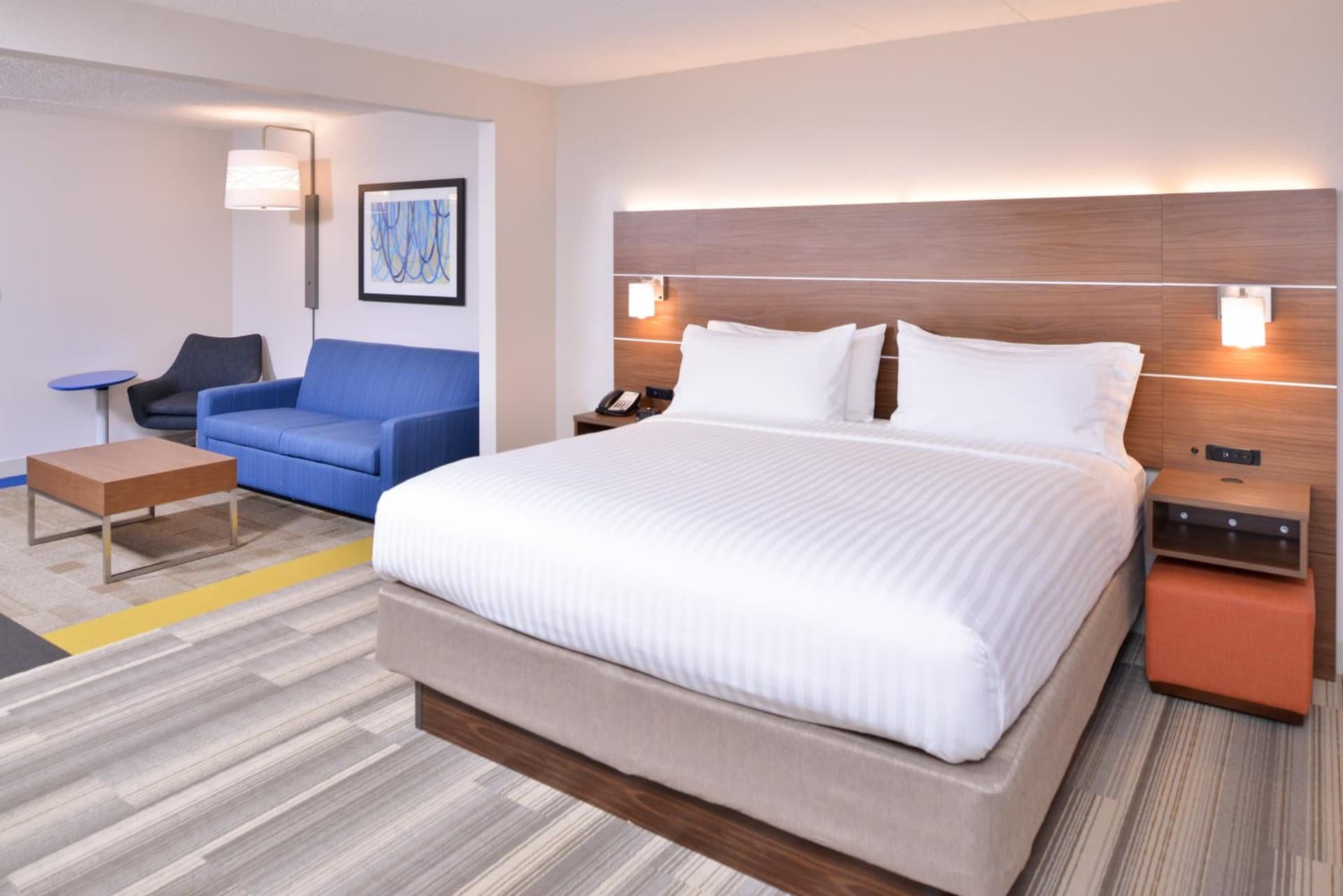 Holiday Inn Express & Suites Indianapolis Dtn-Conv Ctr Area by IHG gallery photo in Indianapolis, IN — image 9