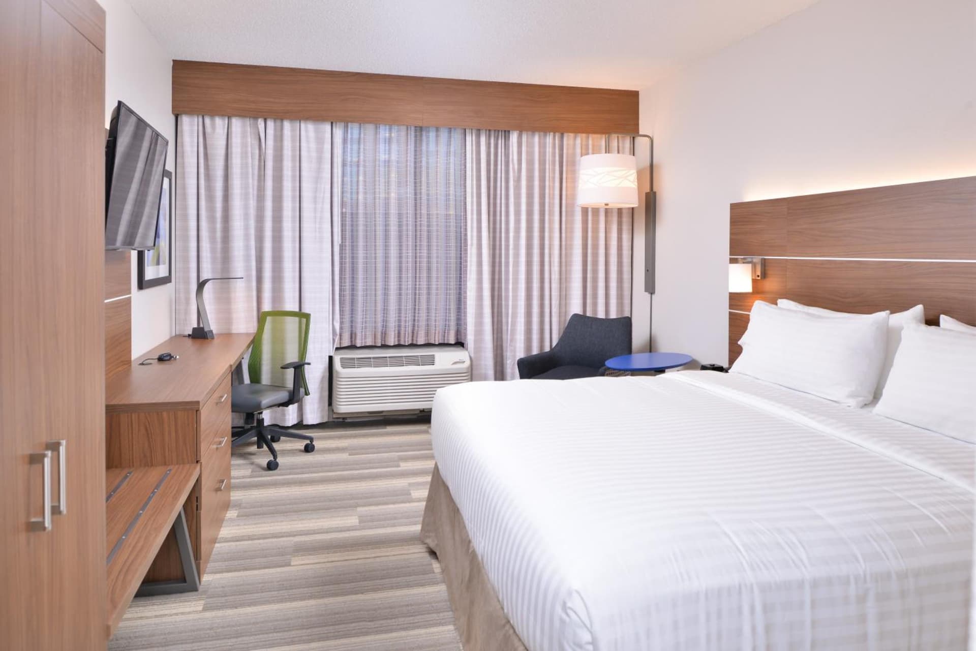 Holiday Inn Express & Suites Indianapolis Dtn-Conv Ctr Area by IHG gallery photo in Indianapolis, IN — image 43