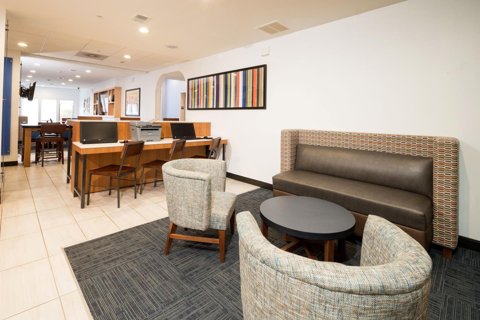 Holiday Inn Express Hotel & Suites Grand Blanc by IHG gallery photo in Grand Blanc, MI — image 27
