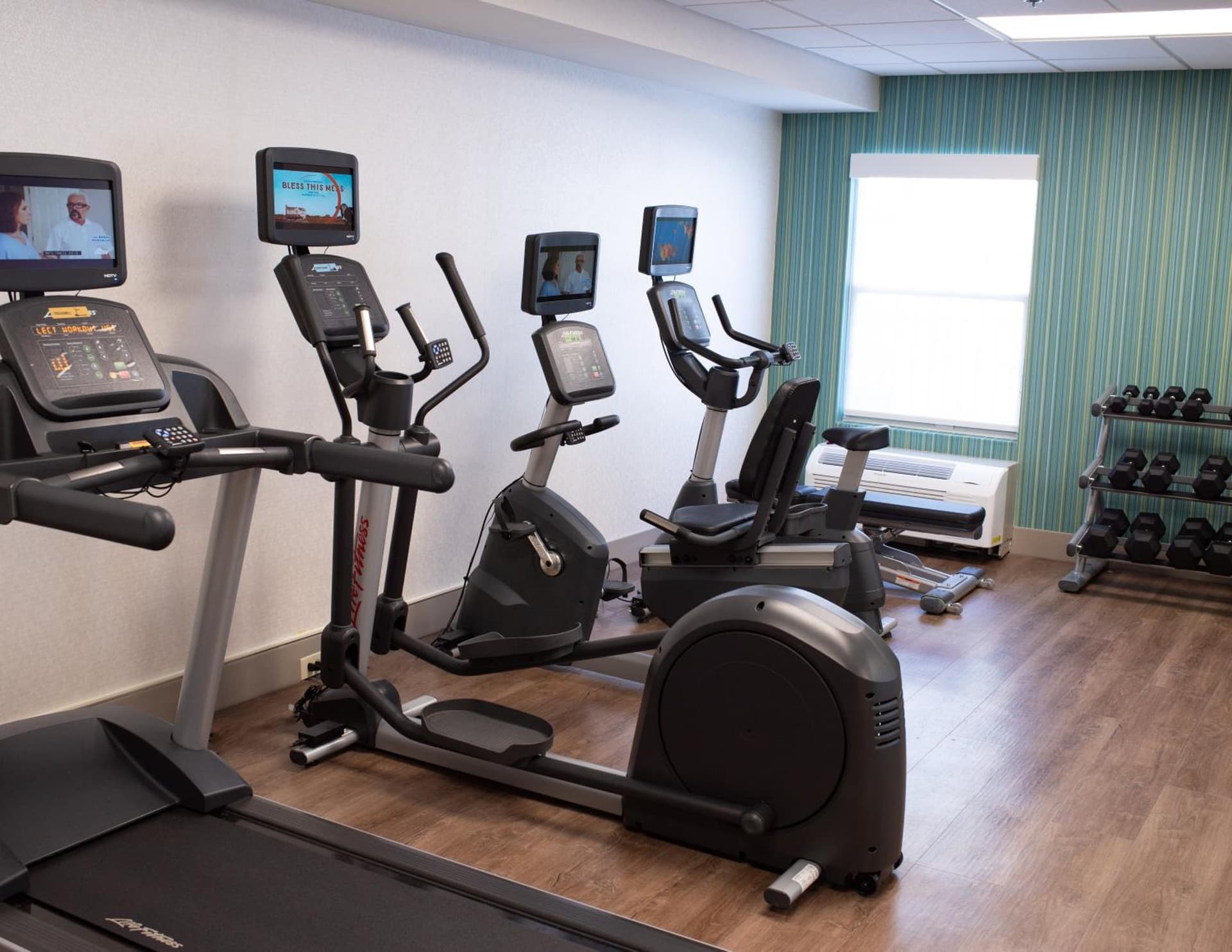 Holiday Inn Express Hotel & Suites Conover - Hickory Area by IHG interior in Conover, NC — gallery photo 2