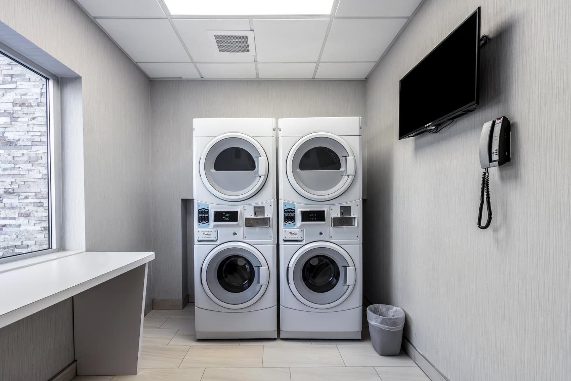 Holiday Inn Express & Suites Jersey City North - Hoboken by IHG gallery photo in Jersey City, NJ — image 25