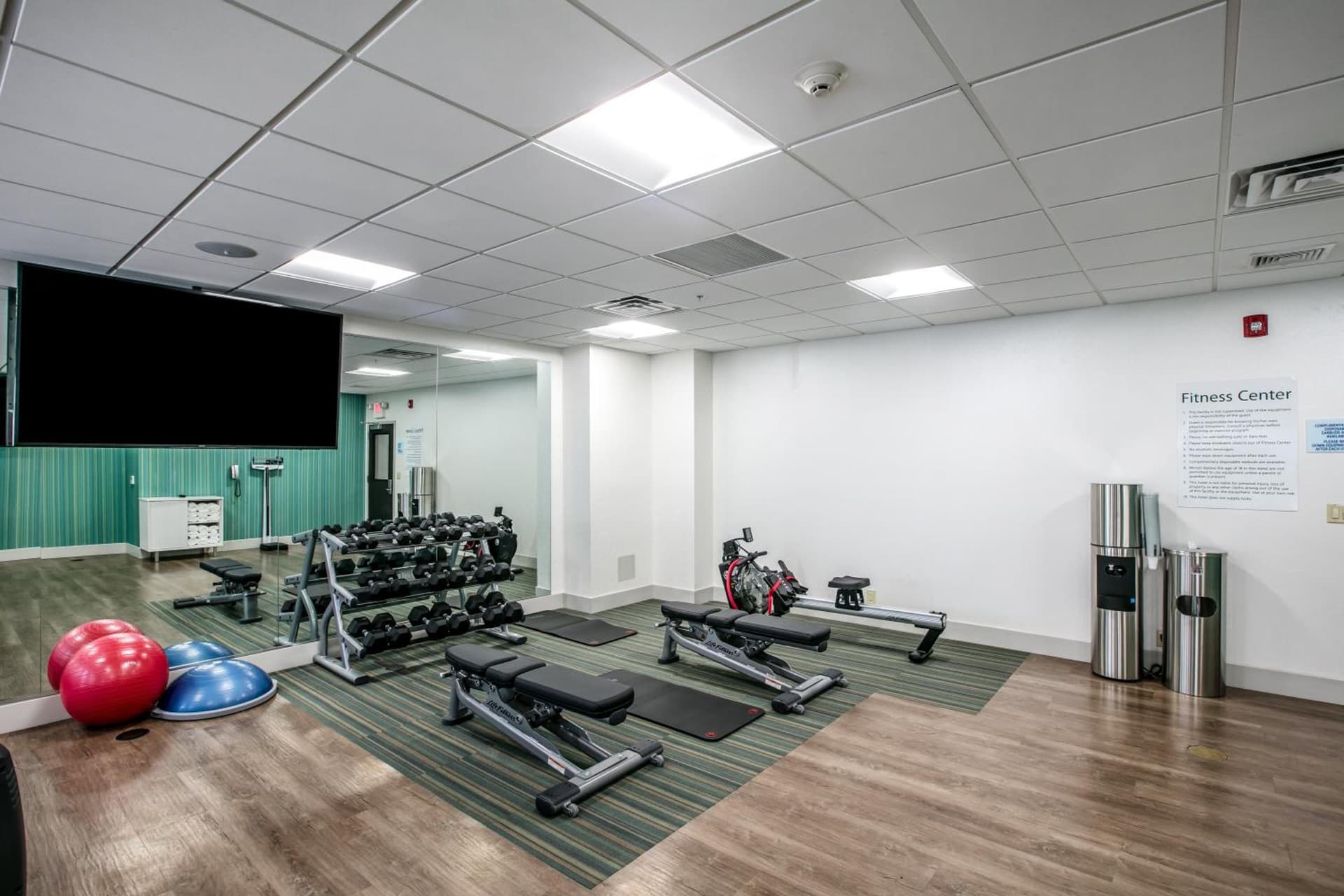 Holiday Inn Express & Suites Jersey City North - Hoboken by IHG gallery photo in Jersey City, NJ — image 7