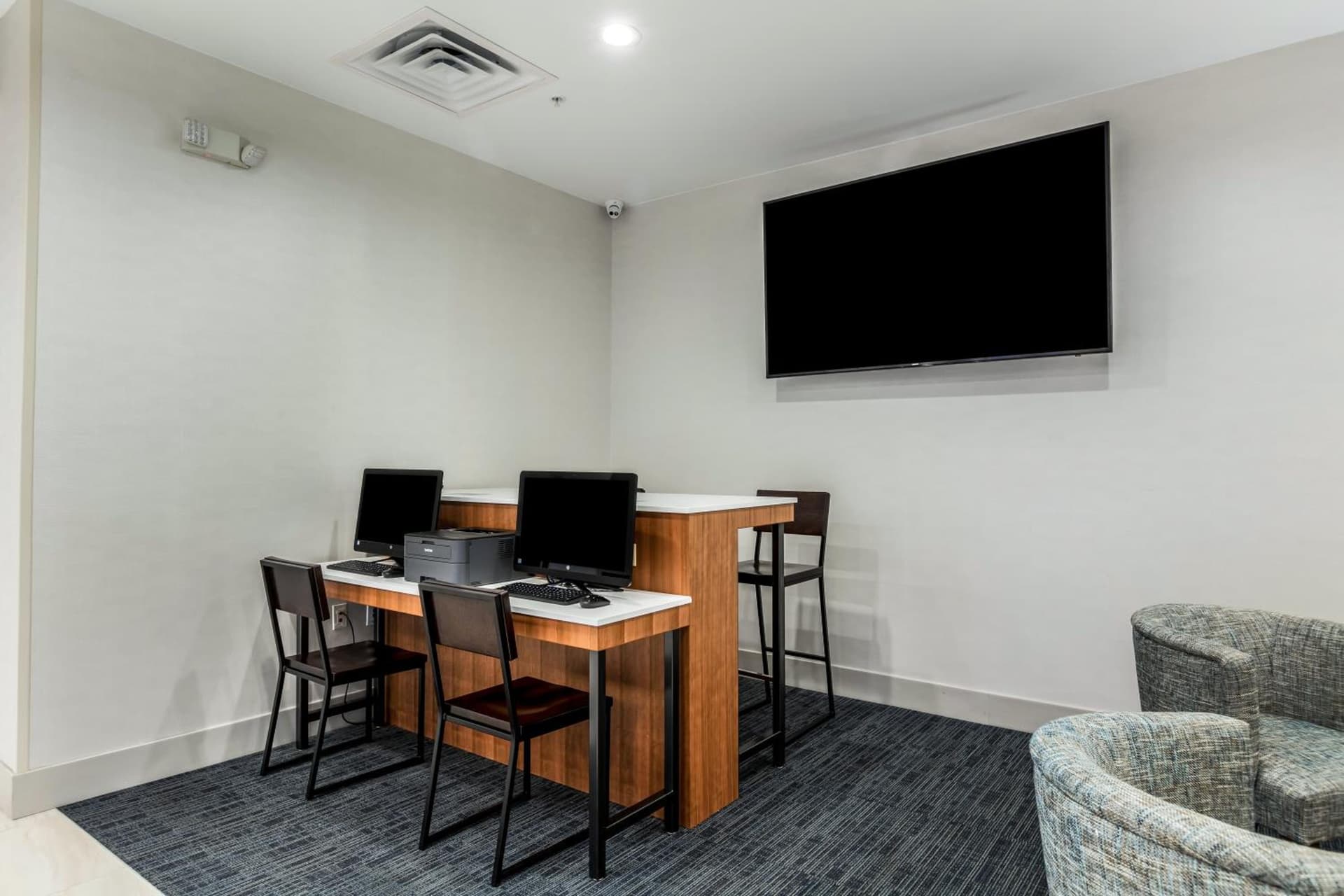 Holiday Inn Express & Suites Jersey City North - Hoboken by IHG gallery photo in Jersey City, NJ — image 19
