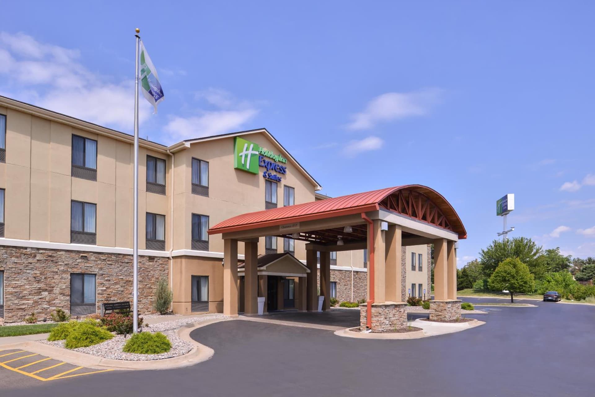 Holiday Inn Express & Suites Topeka West I-70 Wanamaker by IHG exterior or lobby in Topeka, KS — main listing photo