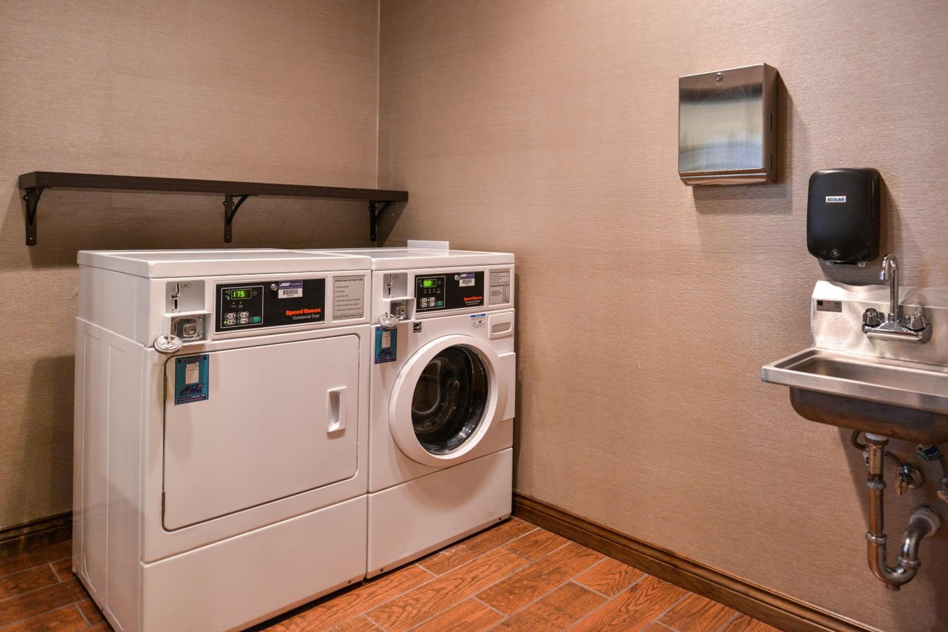 Holiday Inn Express & Suites Topeka West I-70 Wanamaker by IHG gallery photo in Topeka, KS — image 11