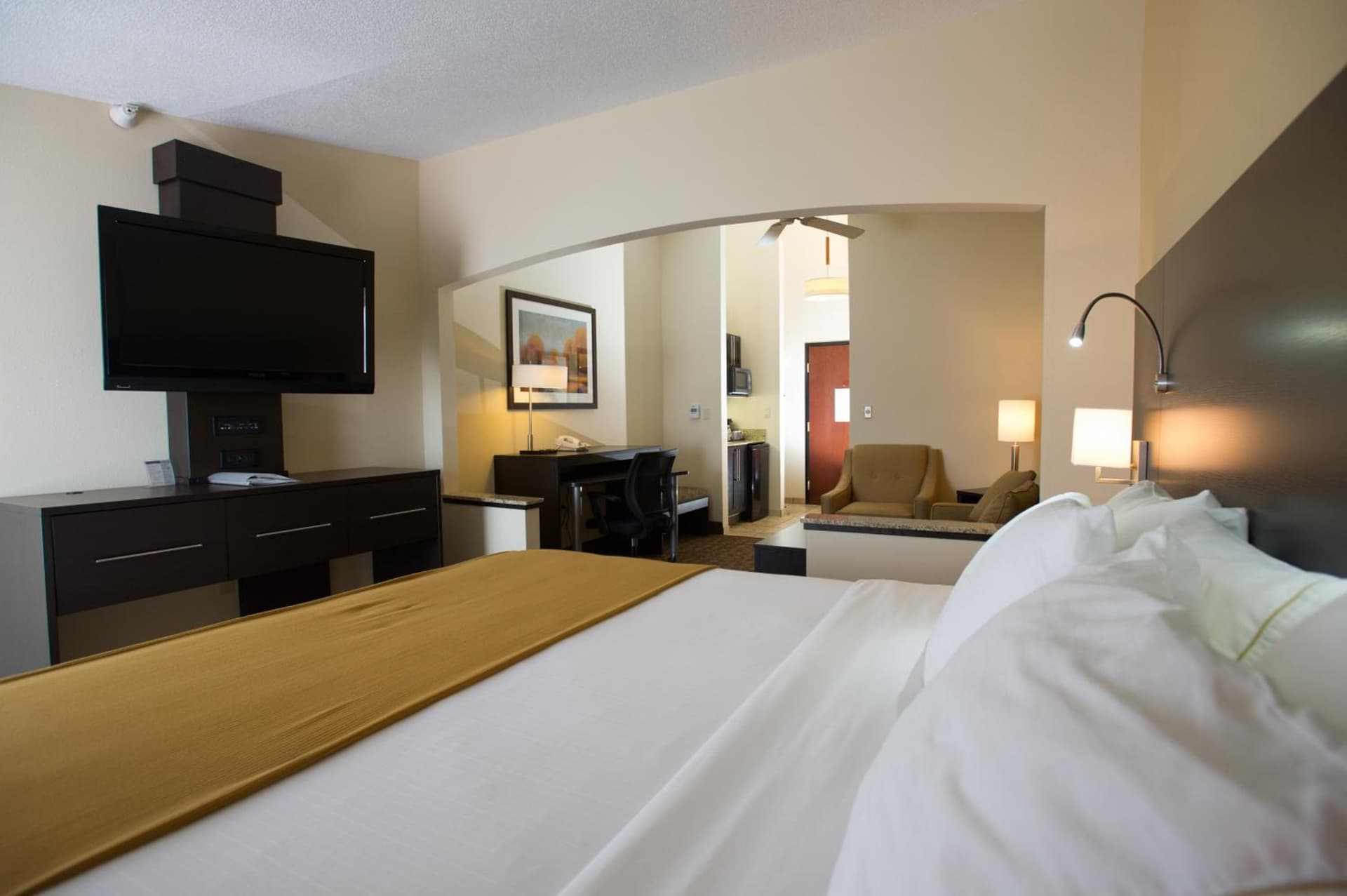 Holiday Inn Express & Suites Topeka West I-70 Wanamaker by IHG gallery photo in Topeka, KS — image 42