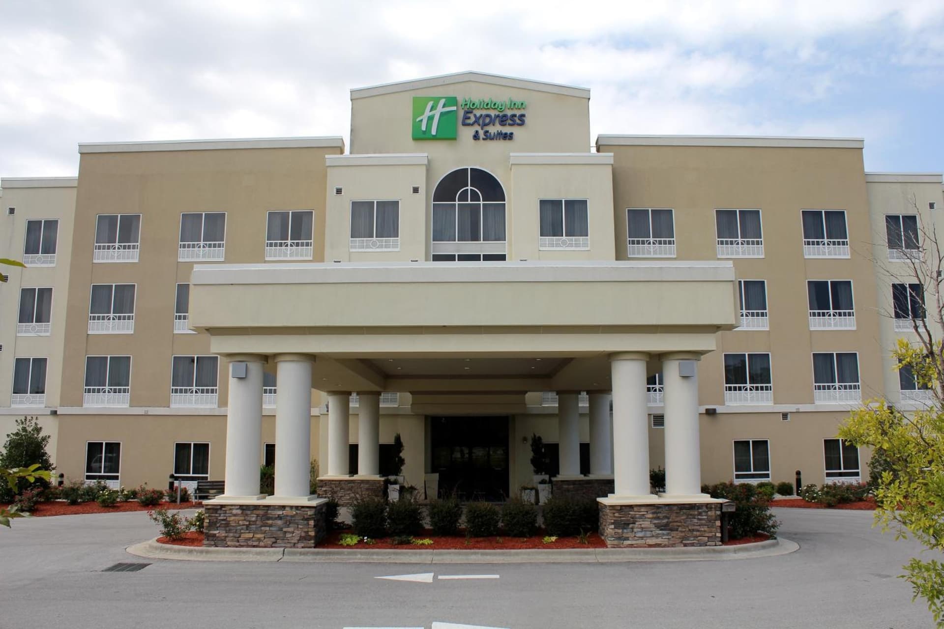 Holiday Inn Express & Suites Havelock Northwest New Bern by IHG property views in Havelock, NC — gallery photo 3