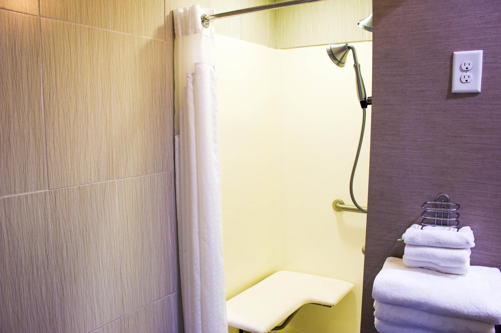 Holiday Inn Express & Suites Havelock Northwest New Bern by IHG gallery photo in Havelock, NC — image 27