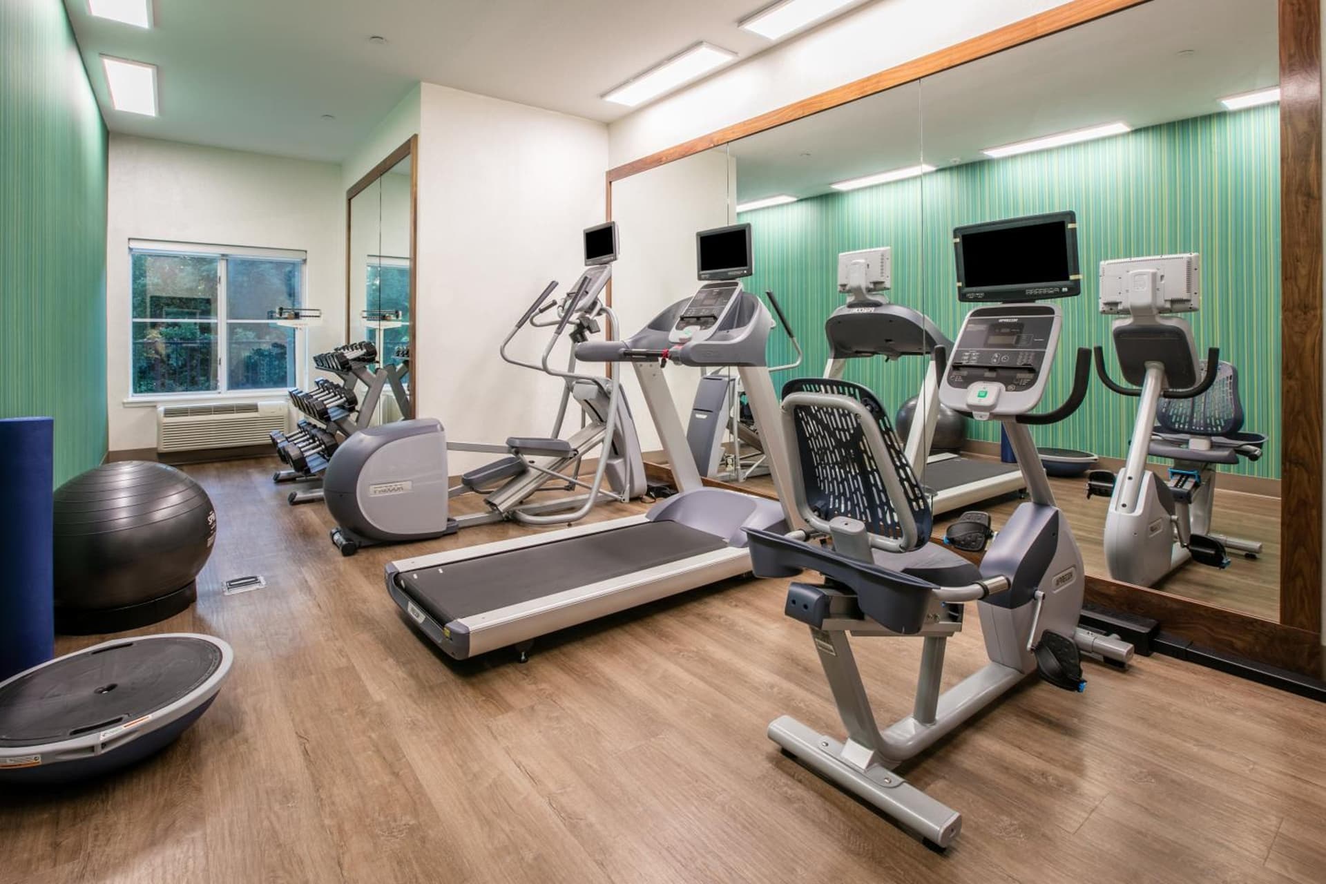 Holiday Inn Express Hotel & Suites Dallas - Grand Prairie I-20 by IHG gallery photo in Grand Prairie, TX — image 15