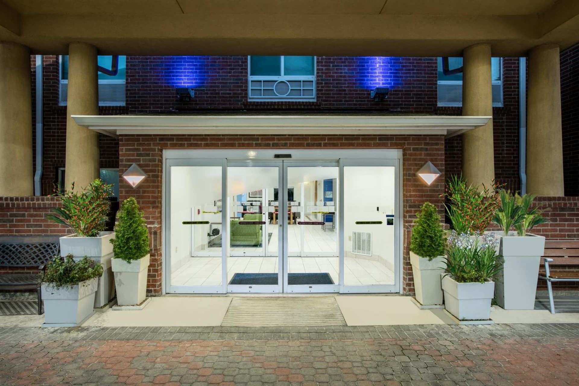 Holiday Inn Express Hotel & Suites Dallas - Grand Prairie I-20 by IHG gallery photo in Grand Prairie, TX — image 4