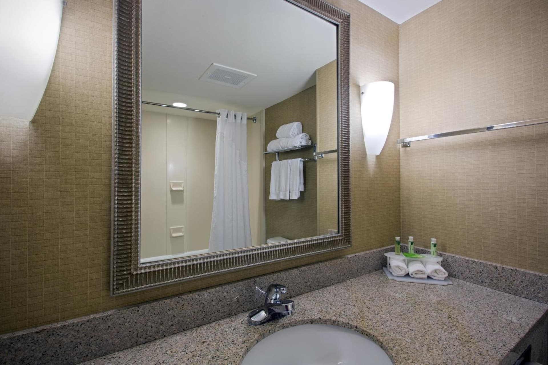 Holiday Inn Express Hotel & Suites Jackson - Flowood by IHG gallery photo in Flowood, MS — image 16