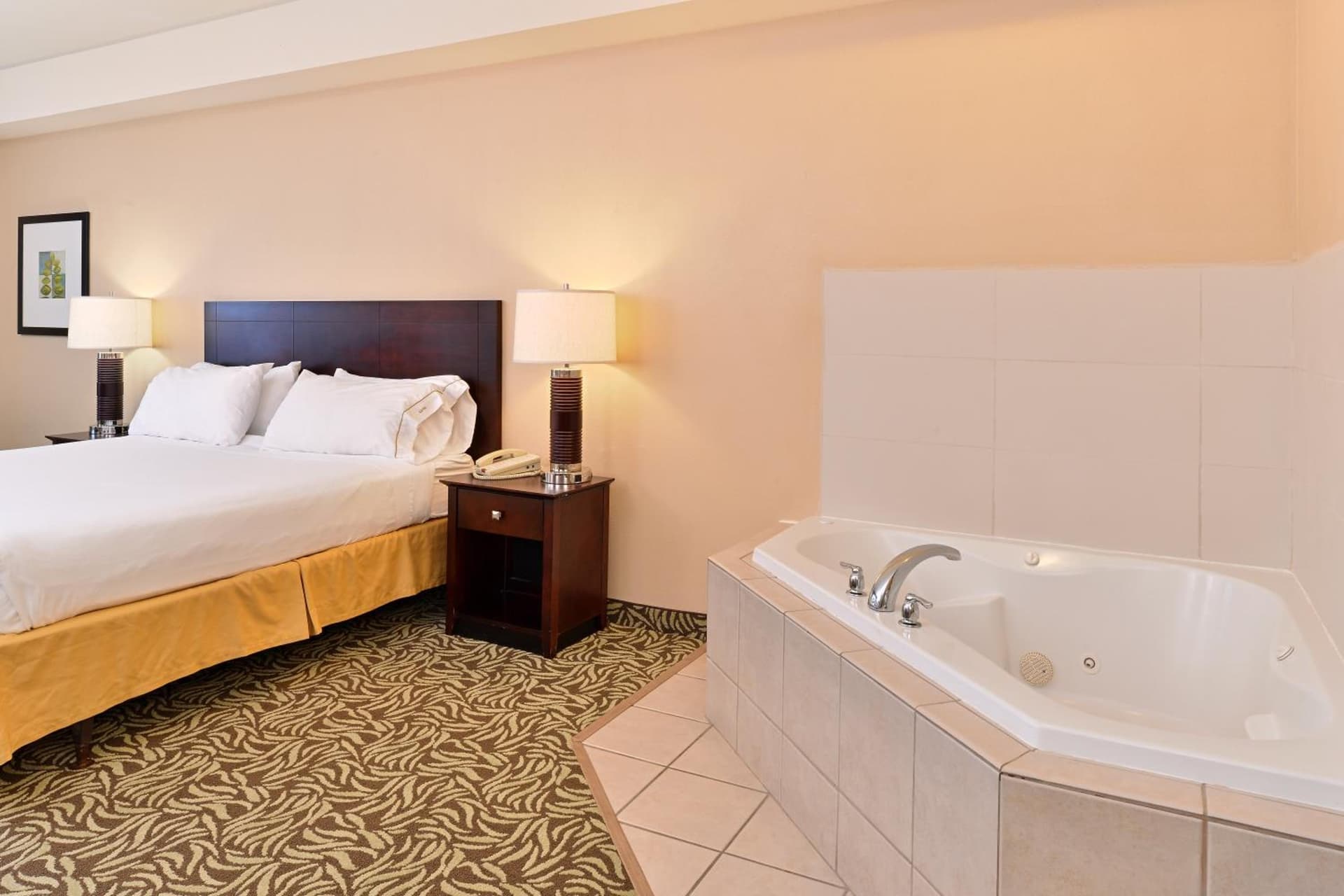 Holiday Inn Express Fresno River Park Highway 41 by IHG gallery photo in Fresno, CA — image 9