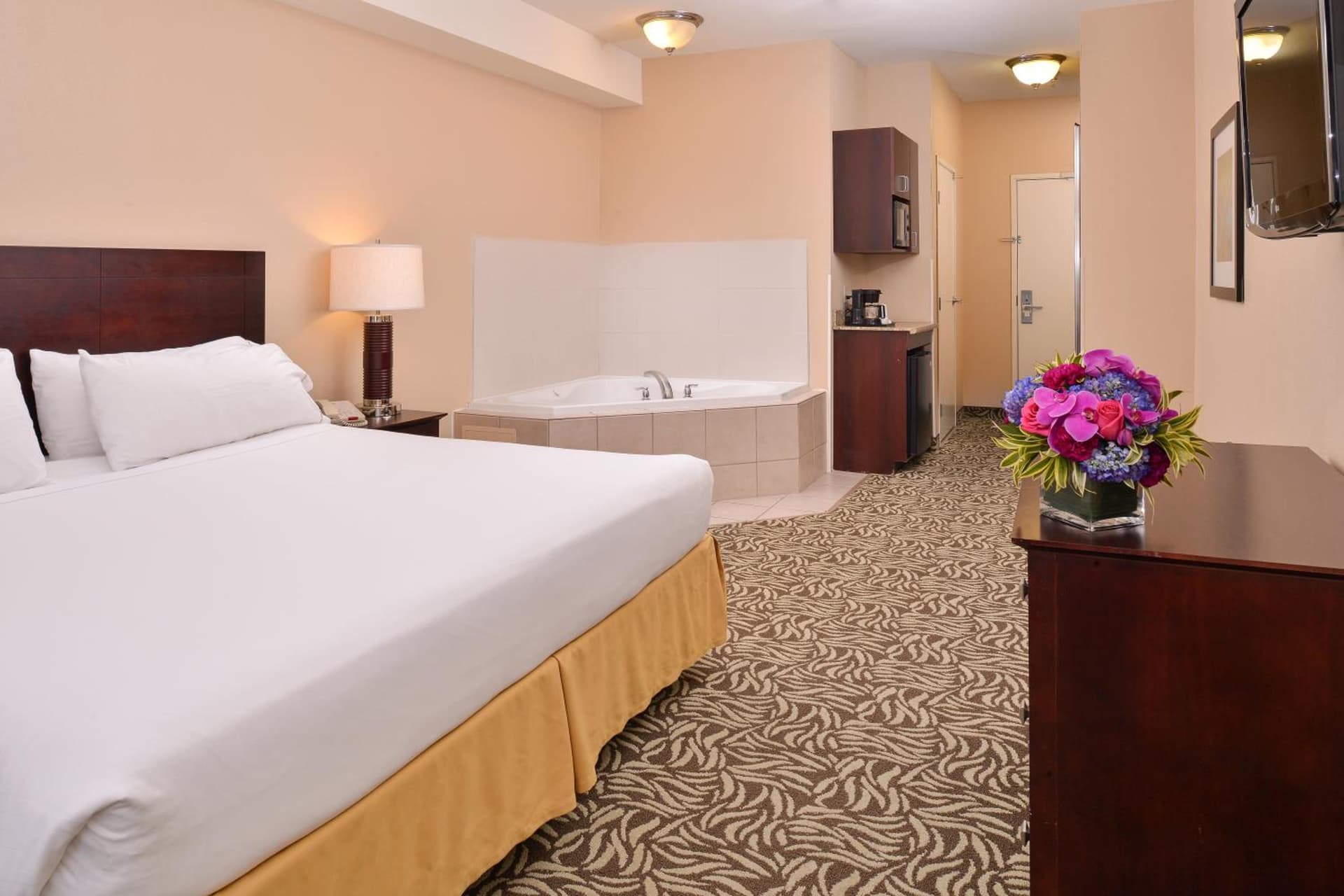 Holiday Inn Express Fresno River Park Highway 41 by IHG gallery photo in Fresno, CA — image 17
