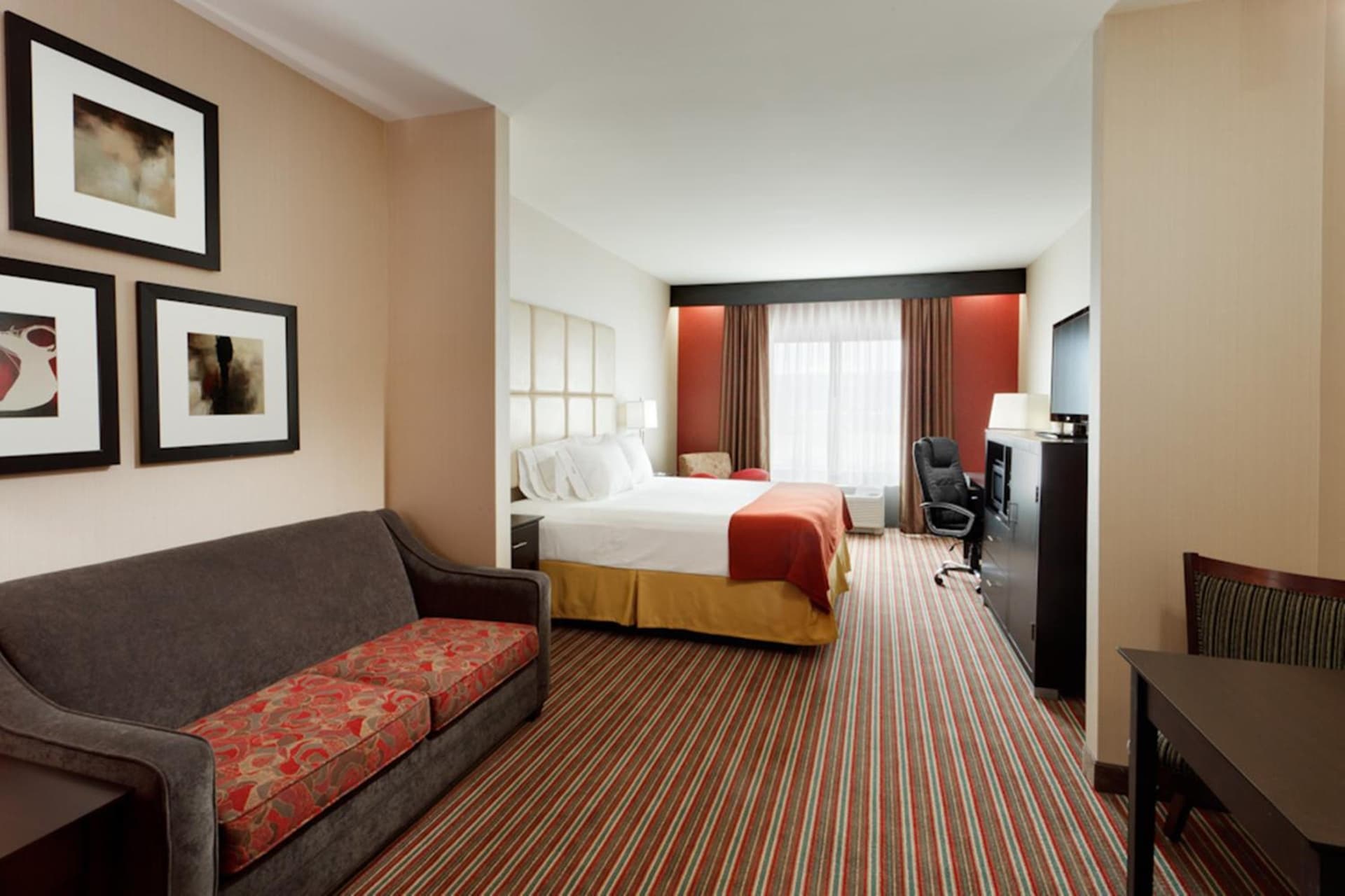 Holiday Inn Express & Suites Northeast by IHG gallery photo in York, PA — image 8