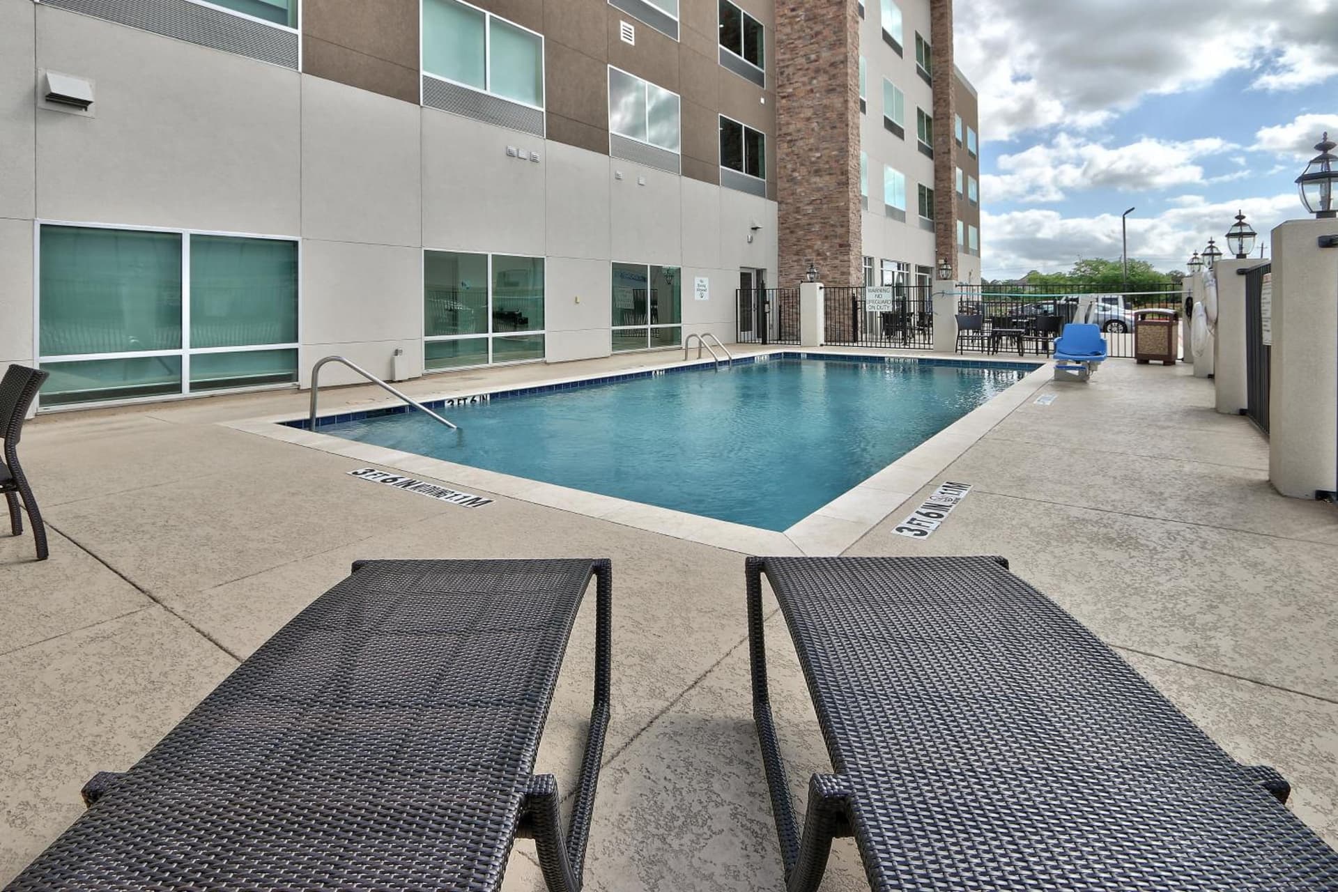 Holiday Inn Express & Suites - Houston East - Beltway 8 by IHG property views in Cloverleaf, TX — gallery photo 3