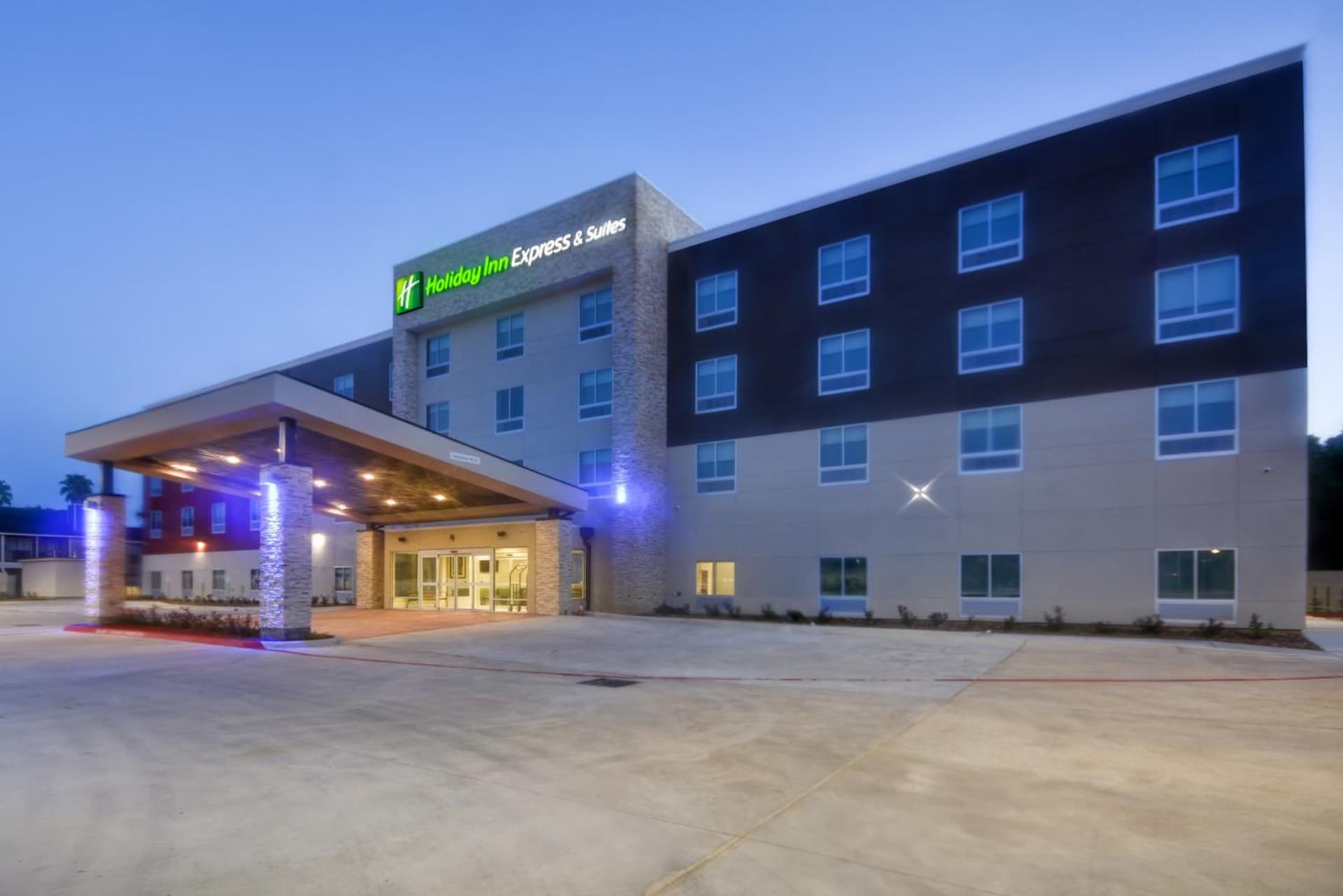 Holiday Inn Express & Suites - Houston NASA - Boardwalk Area by IHG gallery photo in Seabrook, TX — image 9