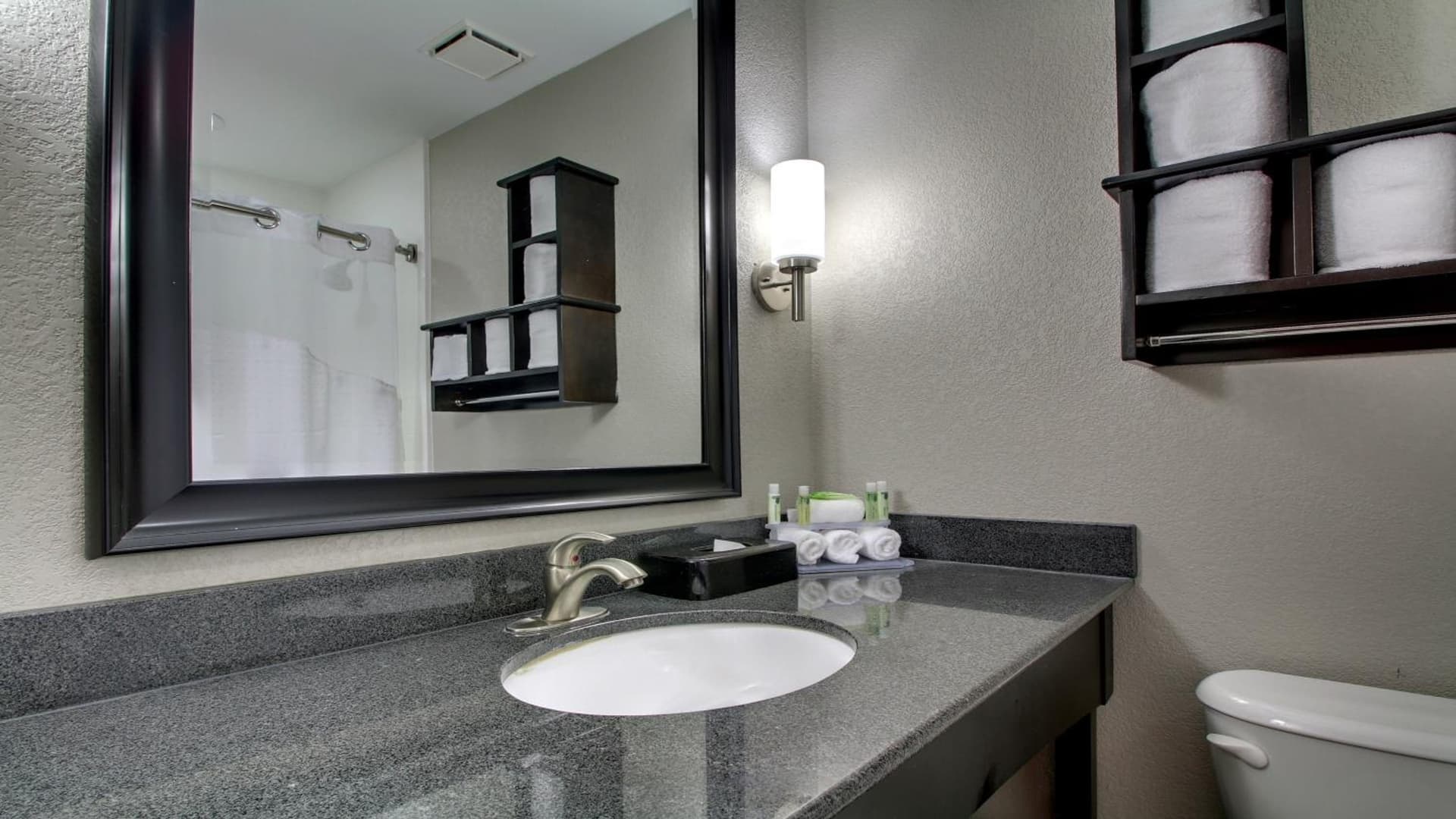 Holiday Inn Express & Suites Jackson Downtown - Coliseum by IHG gallery photo in Jackson, MS — image 73